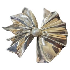 Tiffany & Co. Frank Gehry Keshi South Sea Pearl Silver Buckle/Brooch