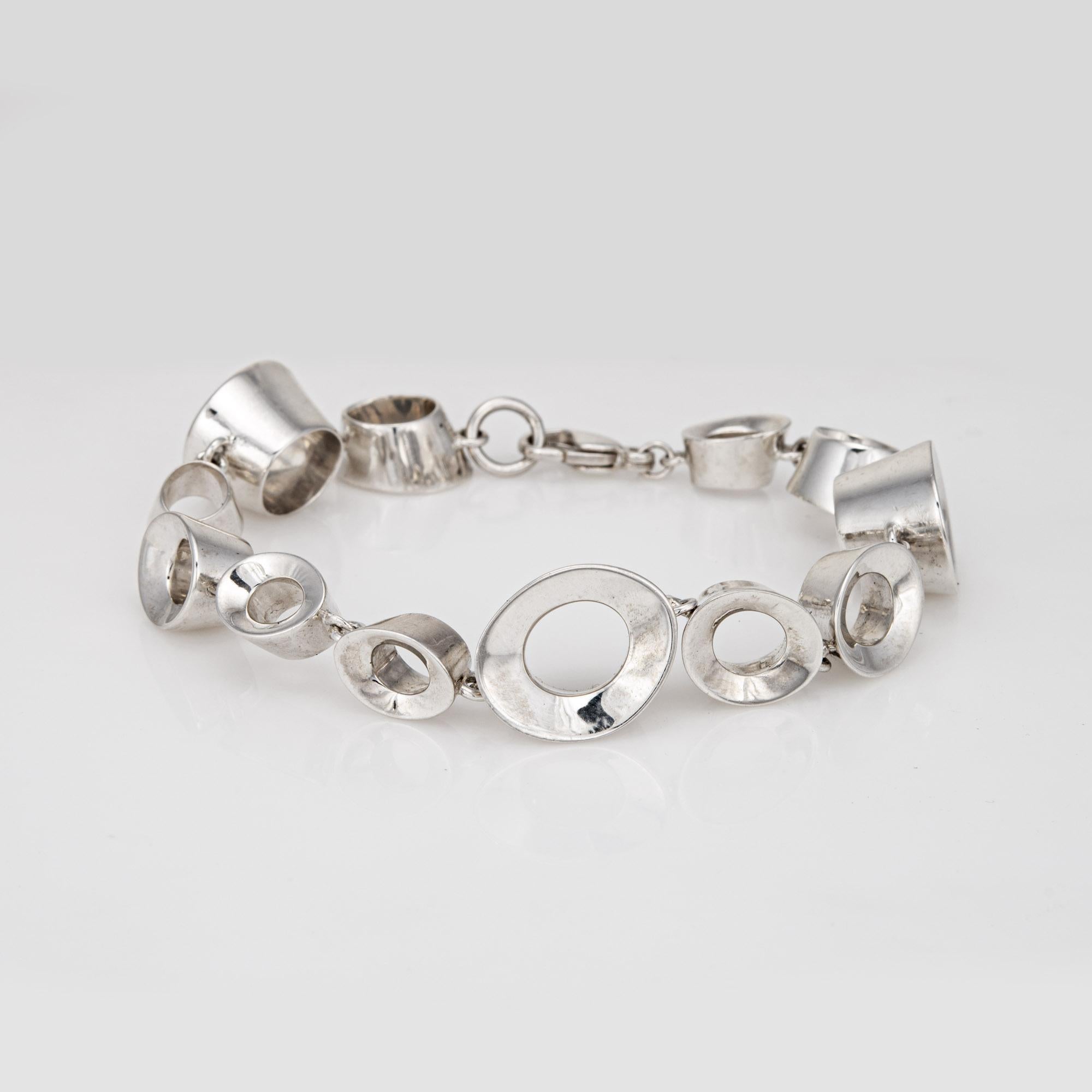 Stylish estate Tiffany & Co Frank Gehry Morph bracelet crafted in sterling silver (circa 2006-2012).  

The chunky bracelet is a Tiffany classic, with thick oval links designed by the famed Frank Gehry. No longer available for sale at Tiffany & Co,