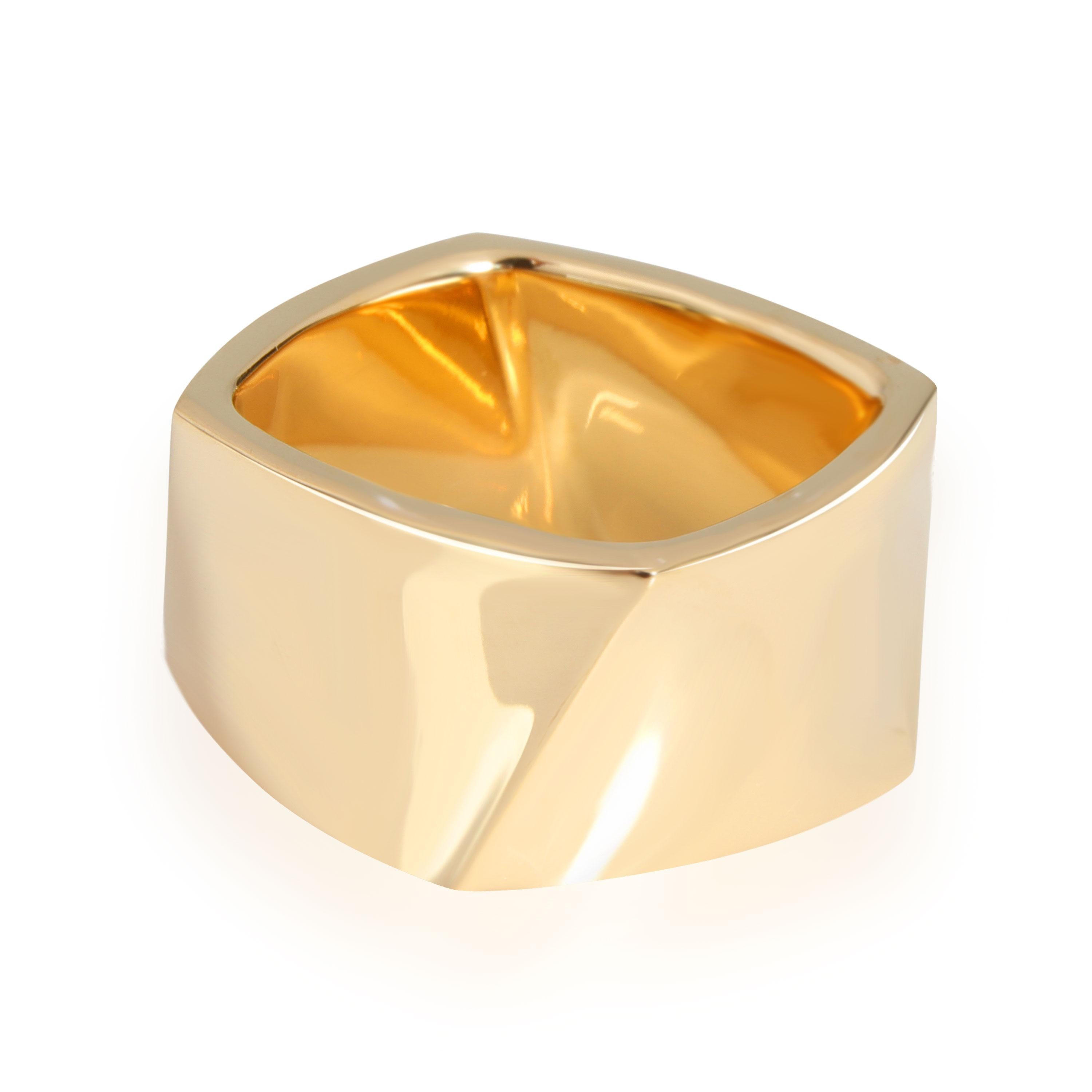 
Tiffany & Co. Frank Gehry Torque Band in 18K Yellow Gold

PRIMARY DETAILS
SKU: 111401
Listing Title: Tiffany & Co. Frank Gehry Torque Band in 18K Yellow Gold
Condition Description: Retails for 3500 USD. In excellent condition and recently polished.