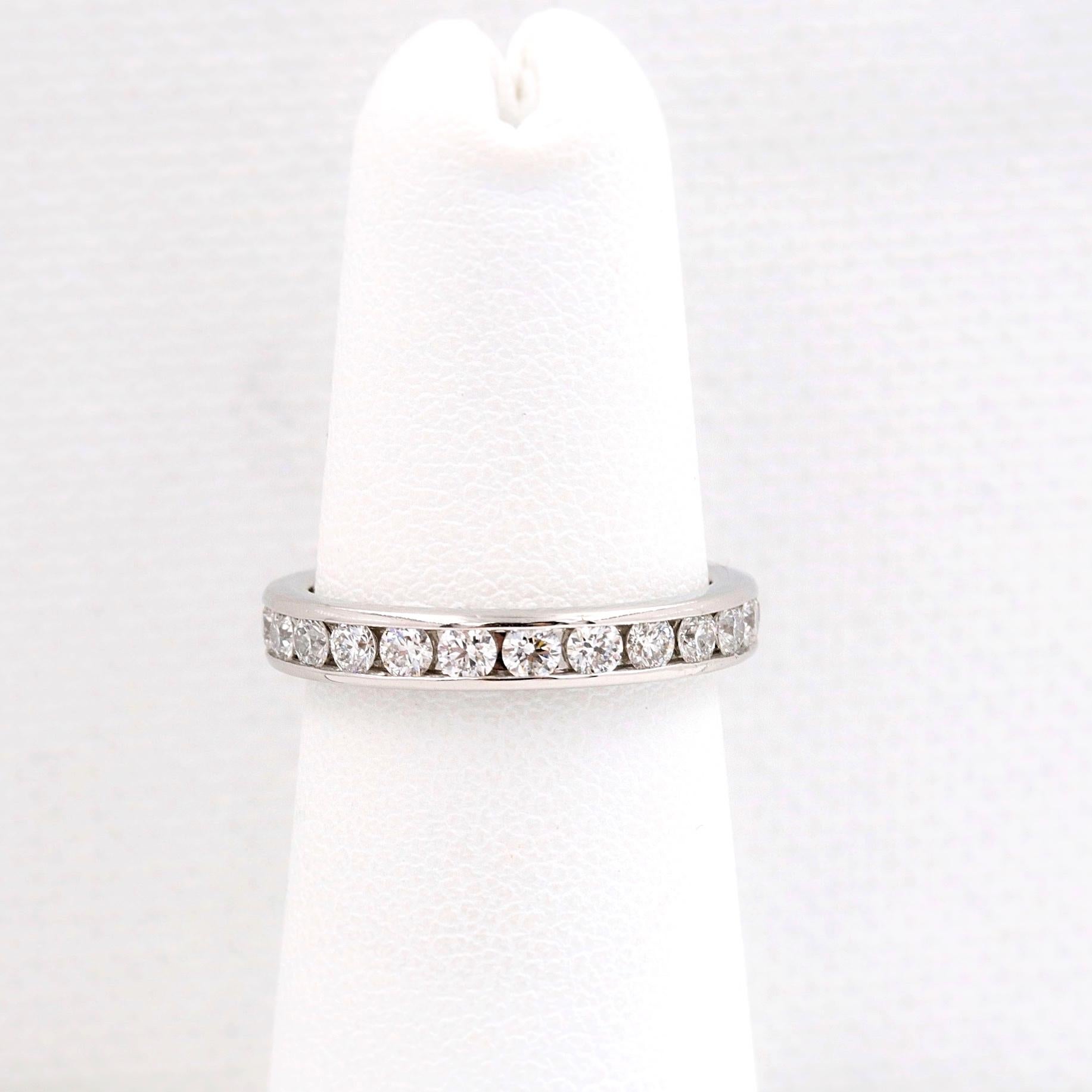 Tiffany & Co. Alliance en platine avec diamants ronds de 1,00 carat Excellent état - En vente à San Diego, CA