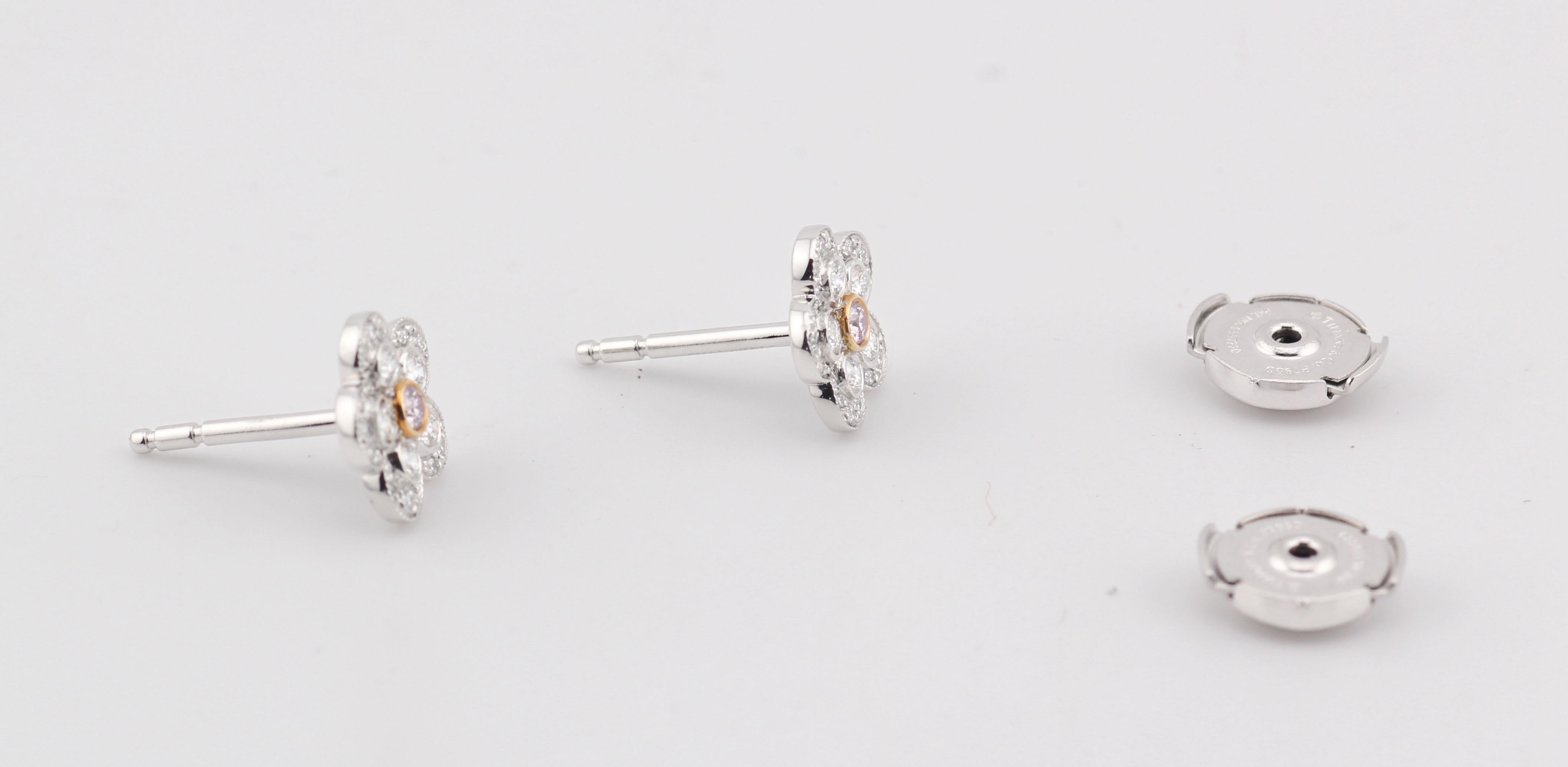 Tiffany & Co. Boucles d'oreilles or platine fleur de jardin Pink Diamond blanc Excellent état - En vente à Simpsonville, SC