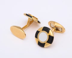 Tiffany & Co. Germany 1980s Mother of Pearl and Onyx Gold Flip Up Cufflinks