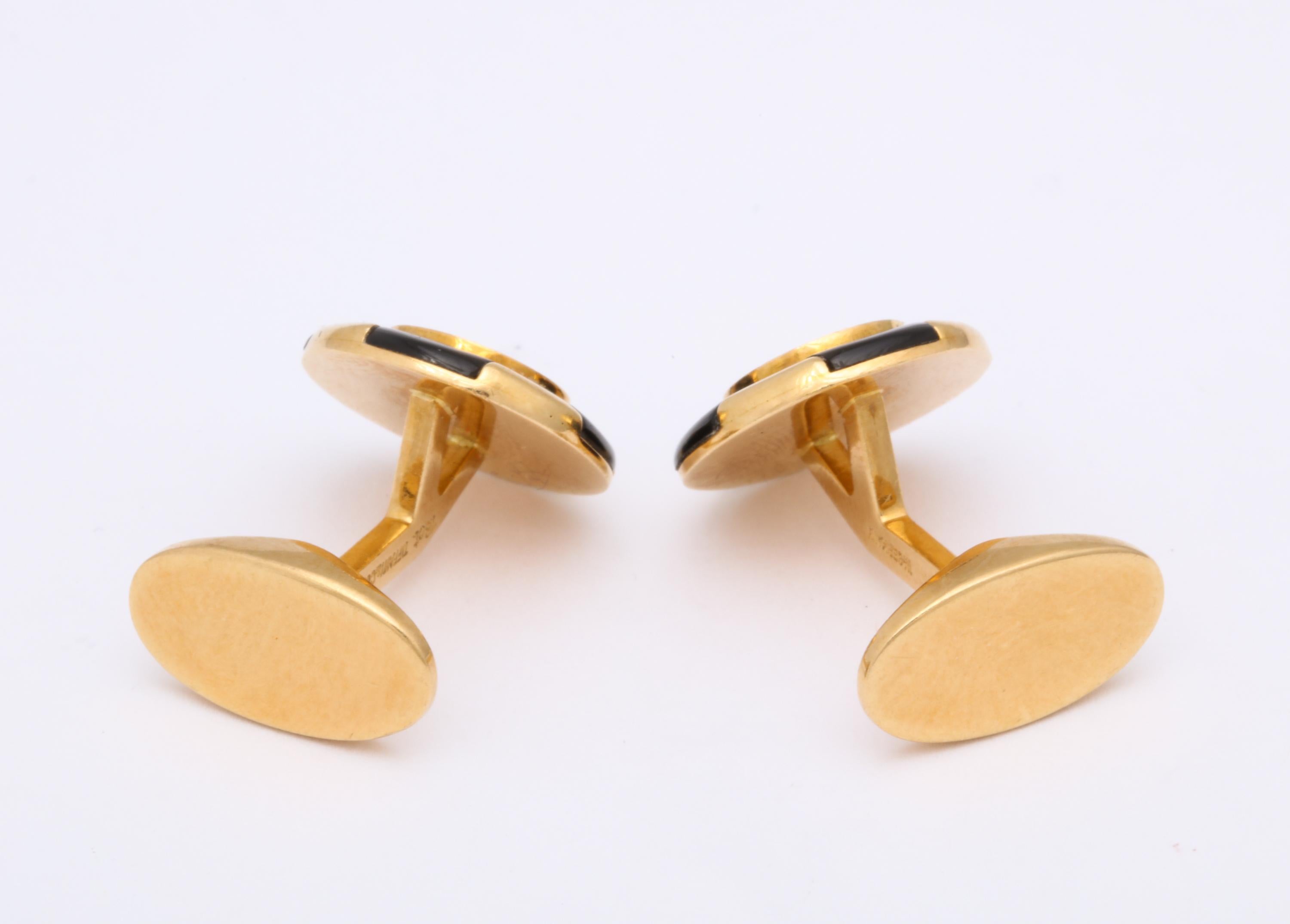 Tiffany & Co. Germany 1980s Mother of Pearl and Onyx Gold Flip Up Cufflinks 4