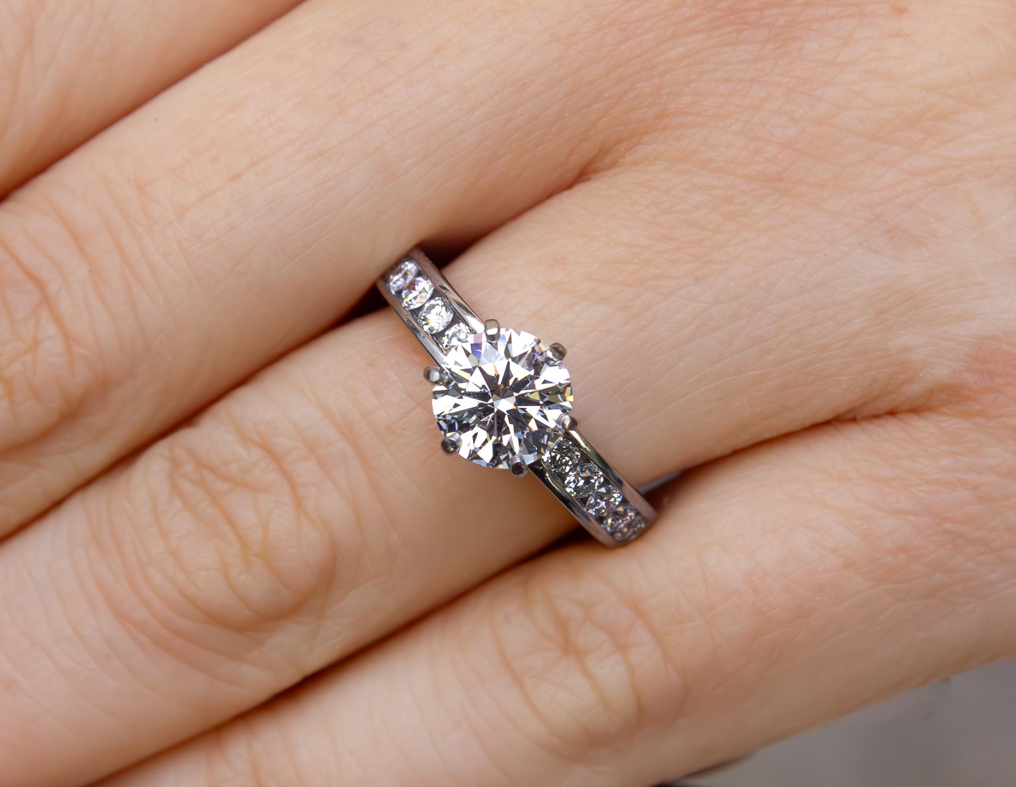 Tiffany & Co. GIA 1.22 Carat H VS1 Round Brilliant Cut Diamond Engagement Ring For Sale 2
