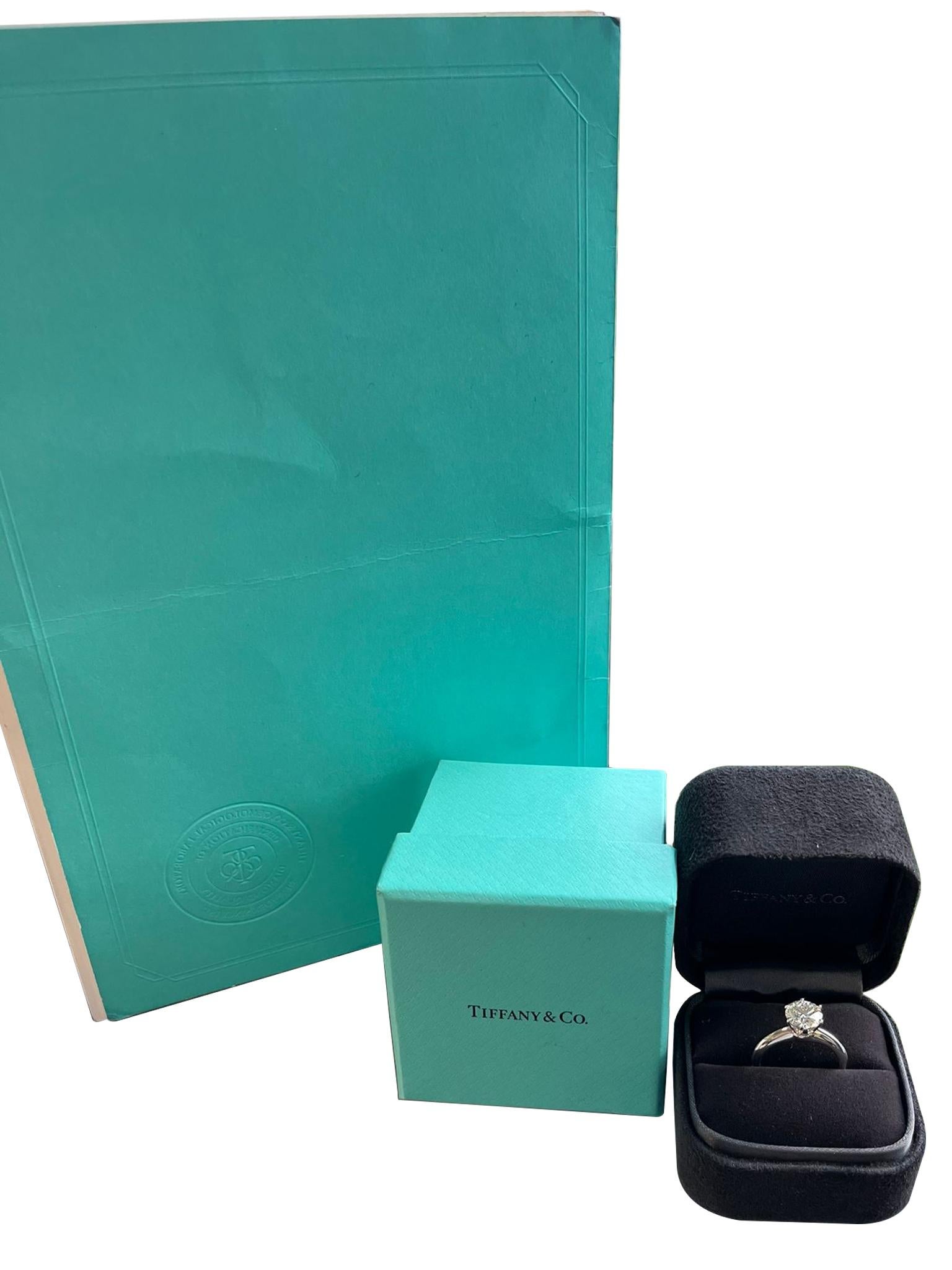 Taille ronde Tiffany & Co, bague de fiançailles en platine avec diamant rond de taille naturelle de 1,53 carat certifié GIA en vente