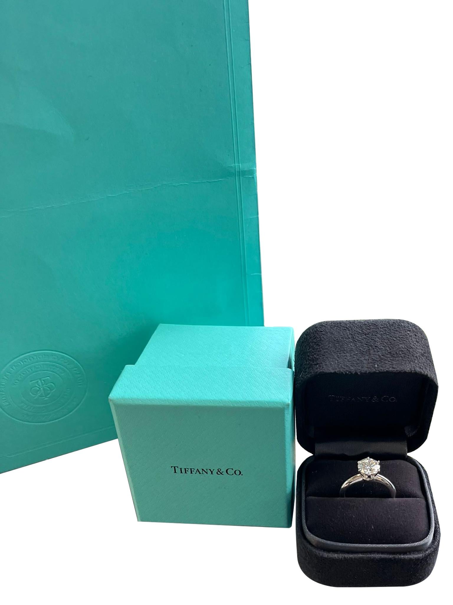 Tiffany & Co GIA 1.53 Carat Natural Cut Round Diamond Platinum Engagement Ring In Excellent Condition For Sale In Aventura, FL