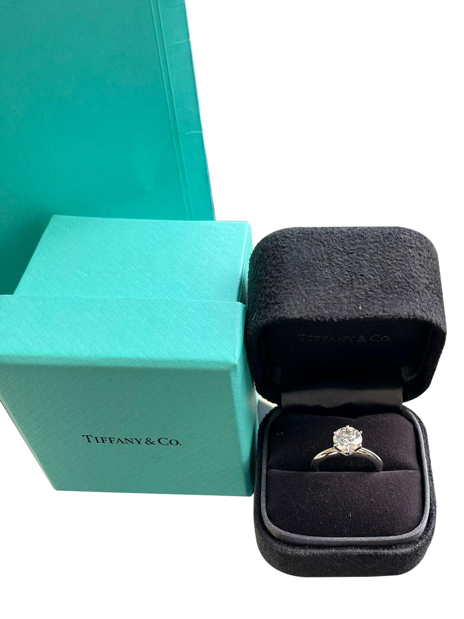 Tiffany & Co, bague de fiançailles en platine avec diamant rond de taille naturelle de 1,53 carat certifié GIA en vente 1