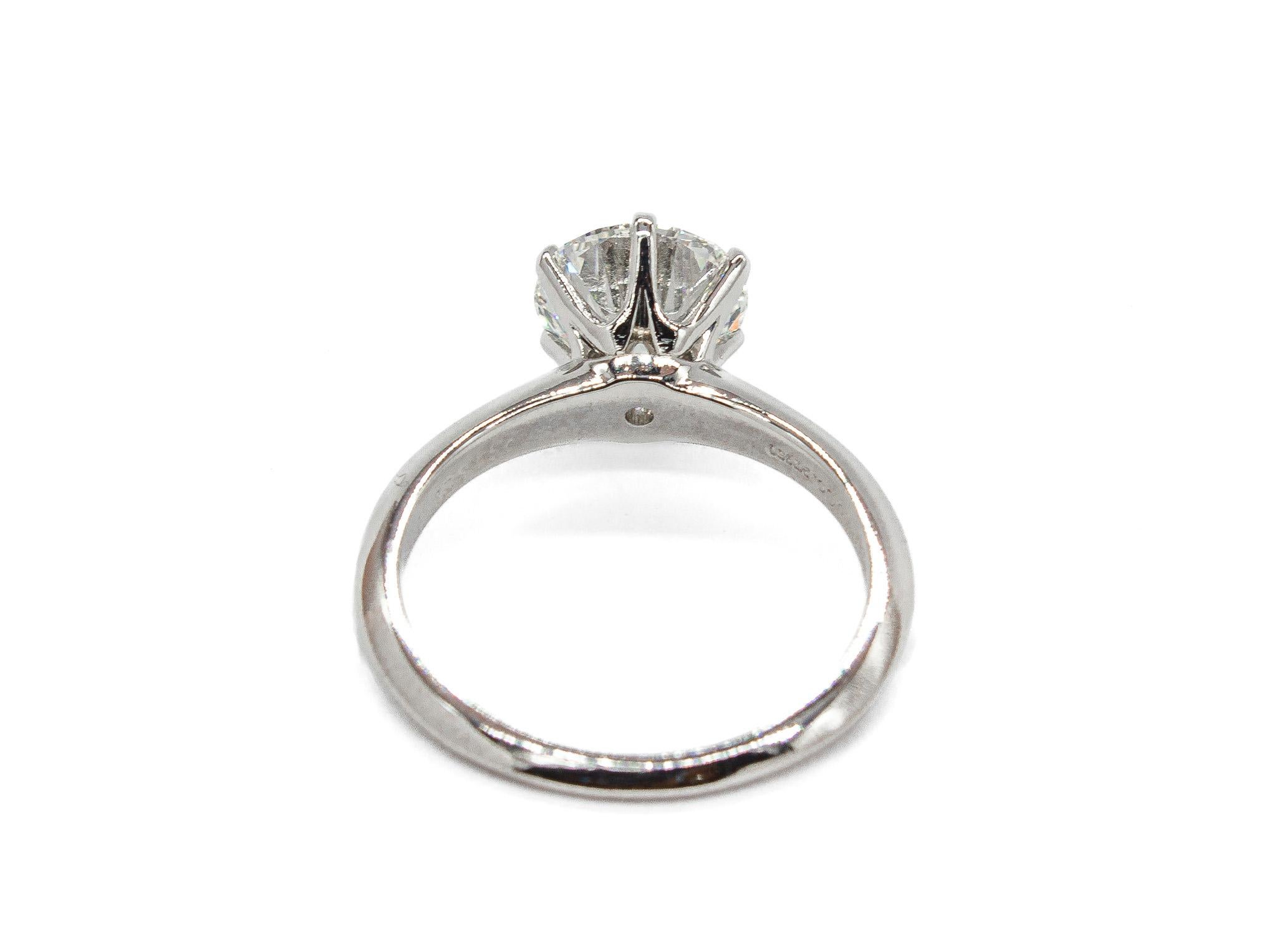 Taglio rotondo Tiffany & Co. GIA 2,00 Carati G VVS2 Anello Solitario con Diamante Taglio Brillante Rotondo in vendita