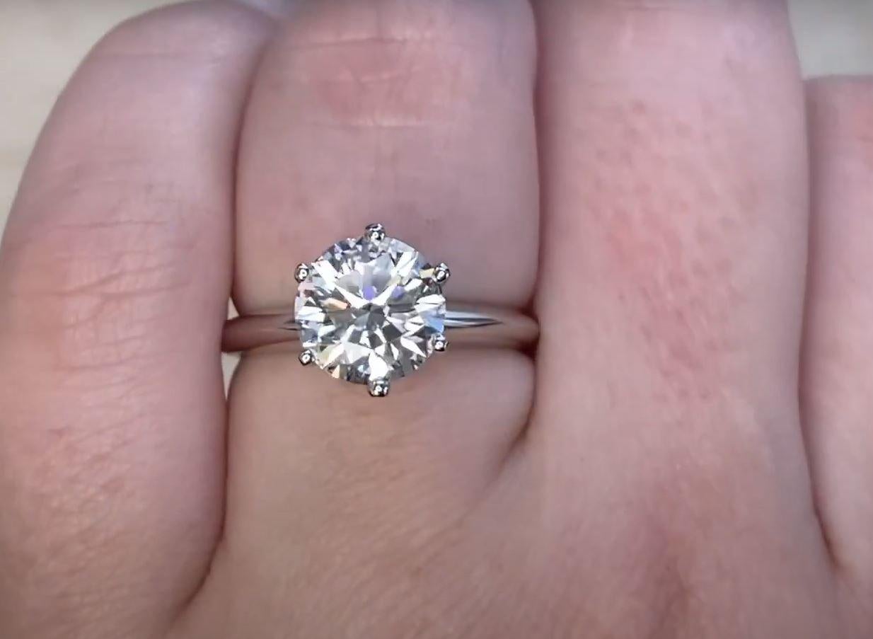 Tiffany & Co. GIA 2.33ct Round Brilliant Cut Diamond Engagement Ring, Platinum In Excellent Condition For Sale In New York, NY