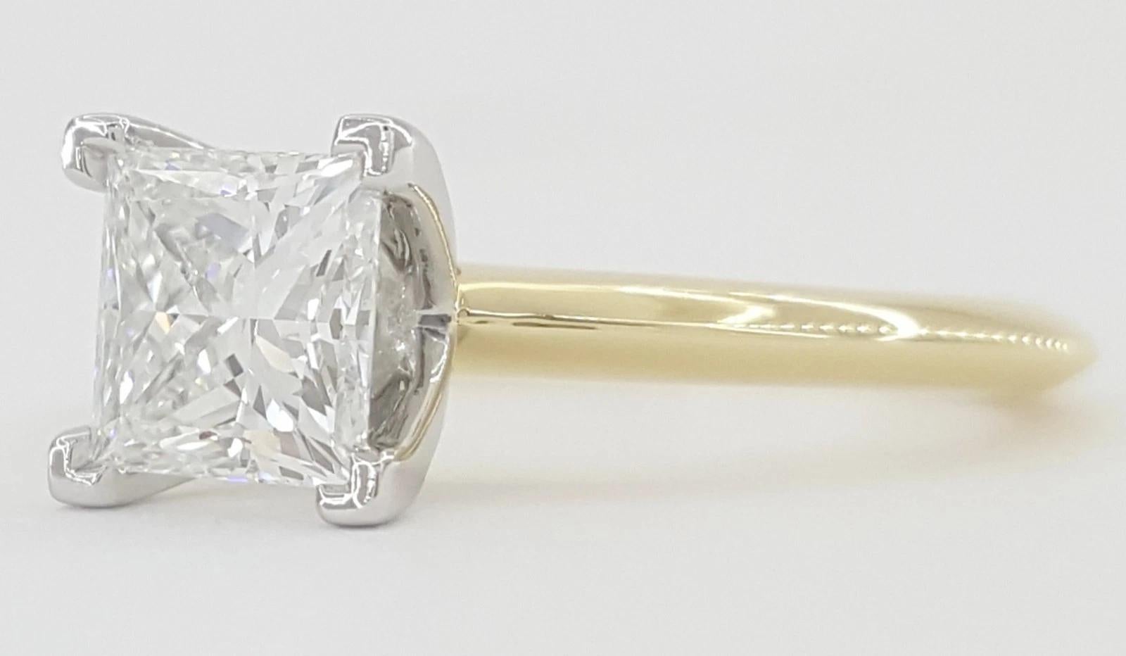 Tiffany & Co. GIA Certificado 1.08 Quilates Diamante Corte Princesa Solitario Compromiso en Excelente estado para la venta en Chicago, IL