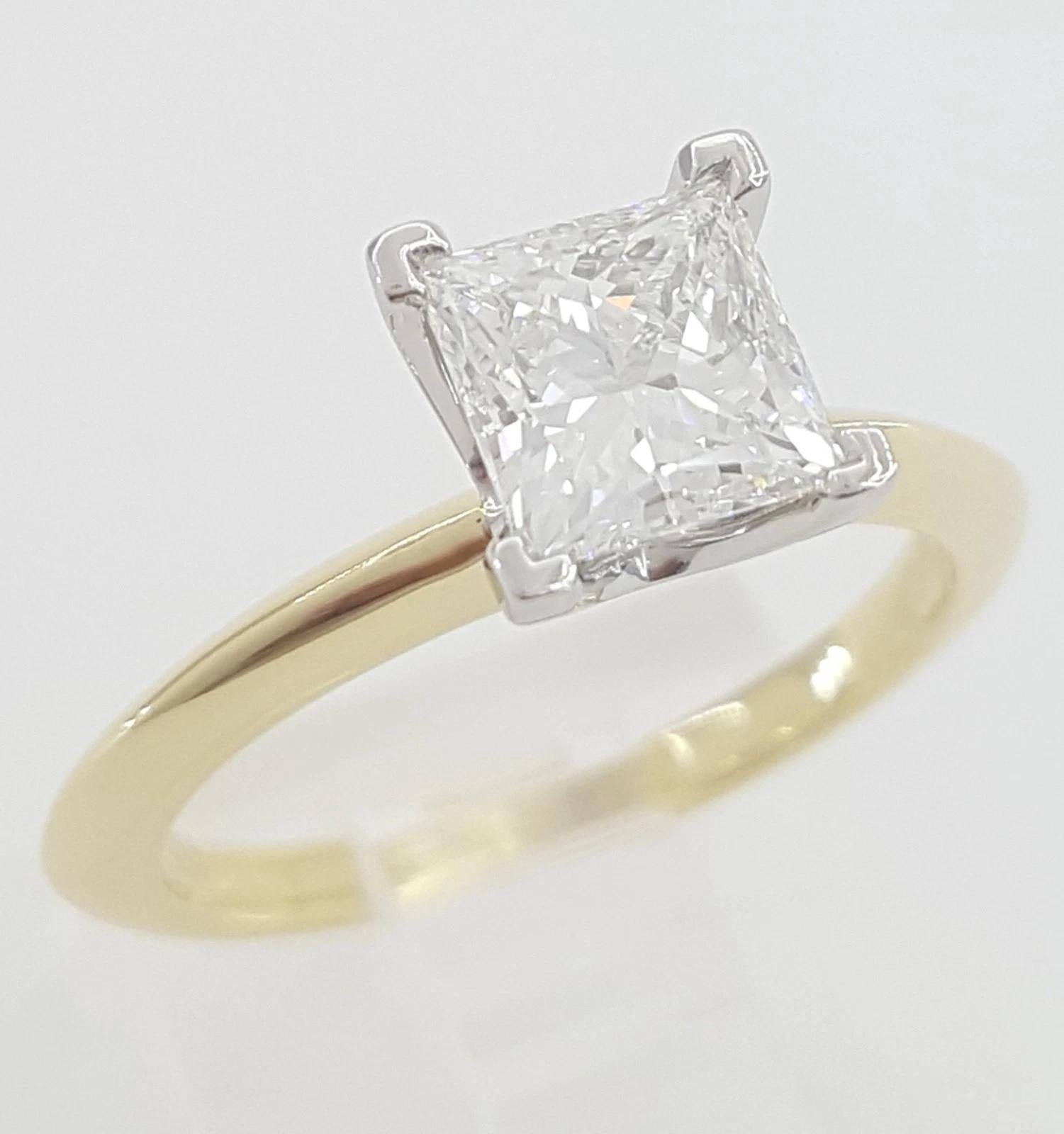 Tiffany & Co. GIA Certificado 1.08 Quilates Diamante Corte Princesa Solitario Compromiso en venta