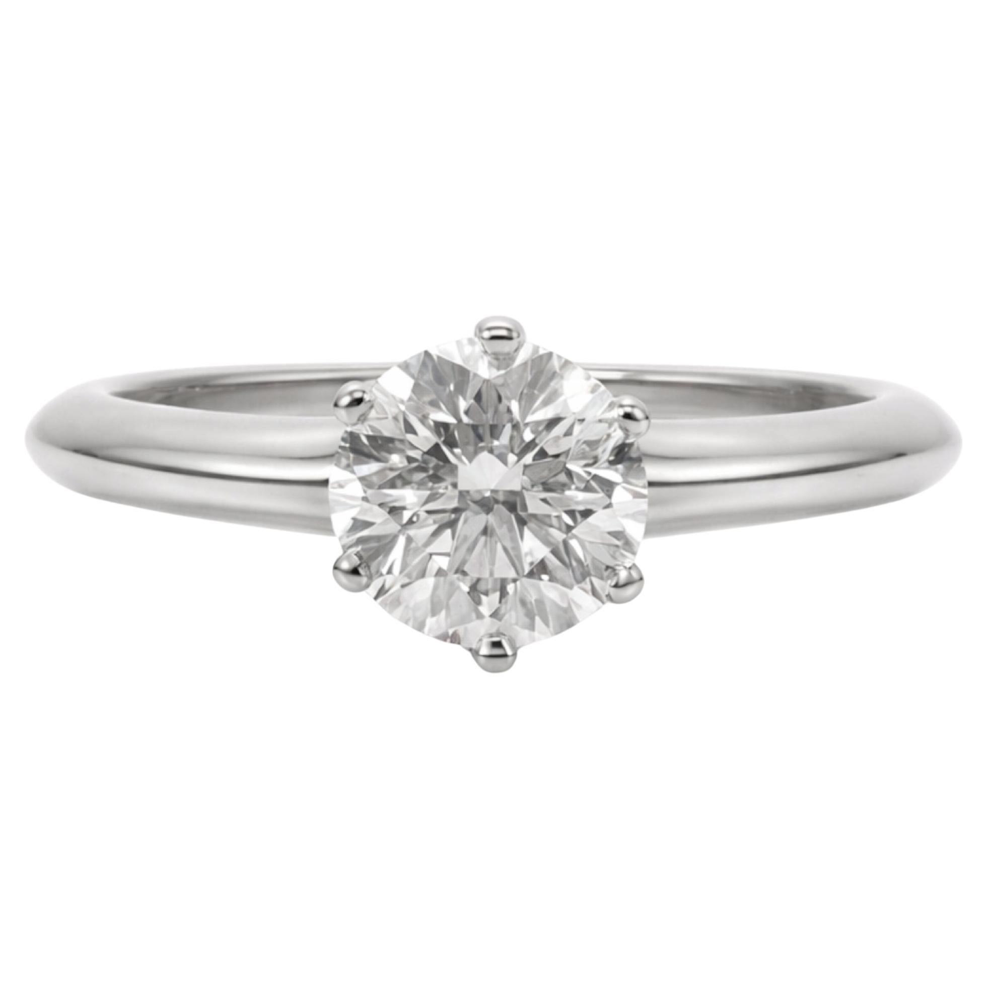 Tiffany 
Co. GIA-zertifizierter 1,24 Karat runder Brillant-Diamant-Platinring im Angebot