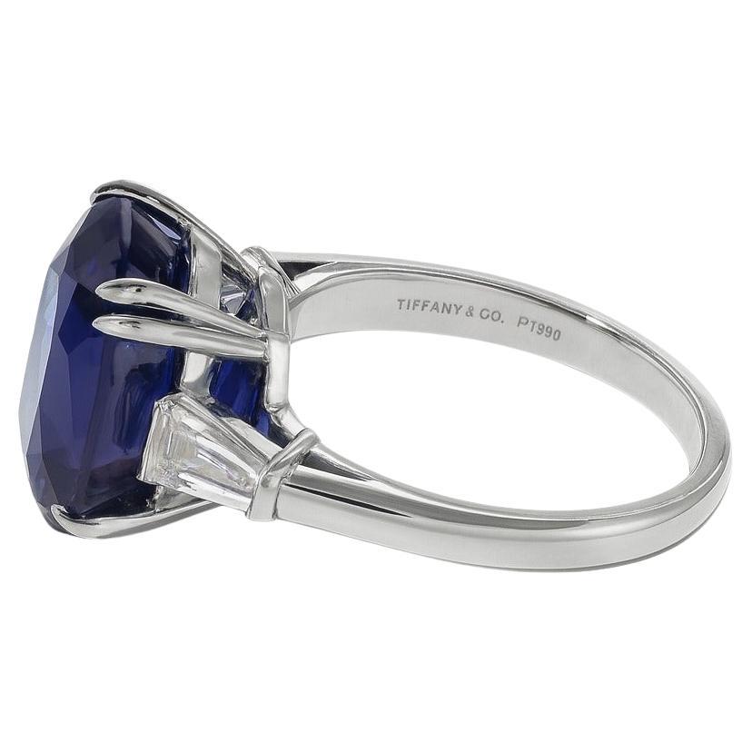 Tiffany & Co. GIA Certificado 14 Quilates Zafiro Azul Natural Diamante Anillo de Platino Corte cojín en venta