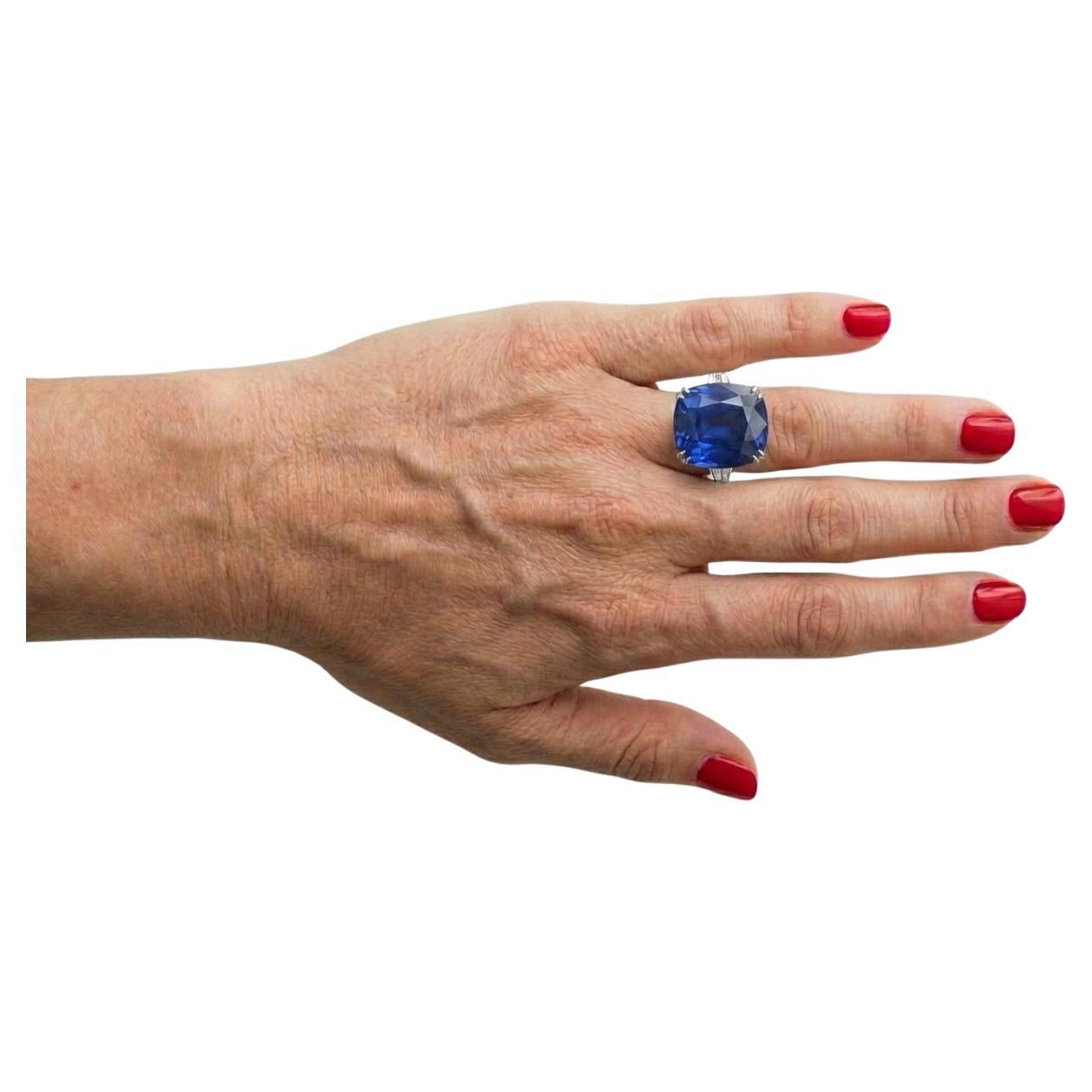 Tiffany
Co. Bague en platine certifiée GIA, 14 carats, saphir bleu naturel et diamant