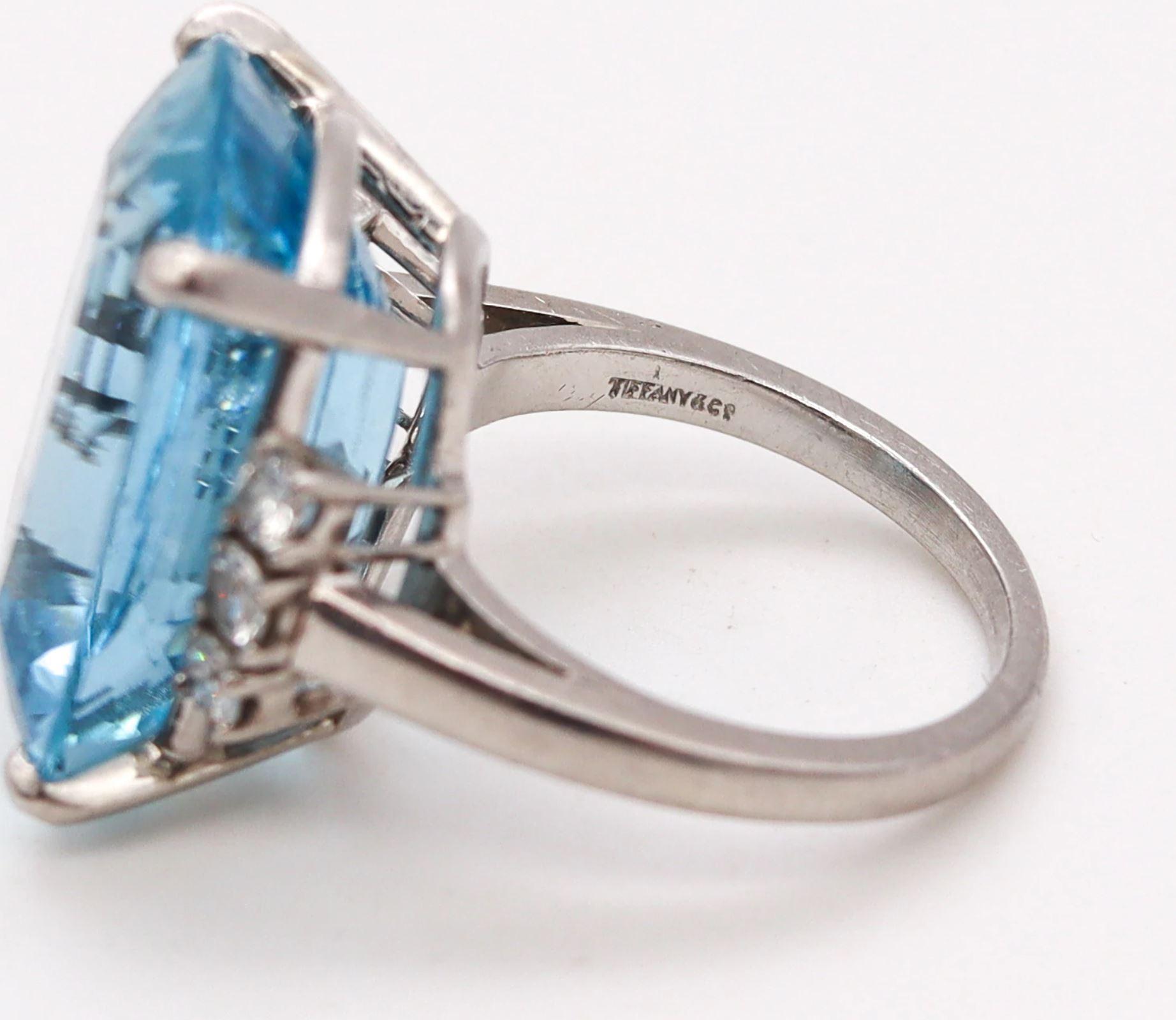 Tiffany & Co. GIA Certified 1960 Cocktail Ring Platinum with 19.17 Ct Aquamarine In Excellent Condition In Miami, FL