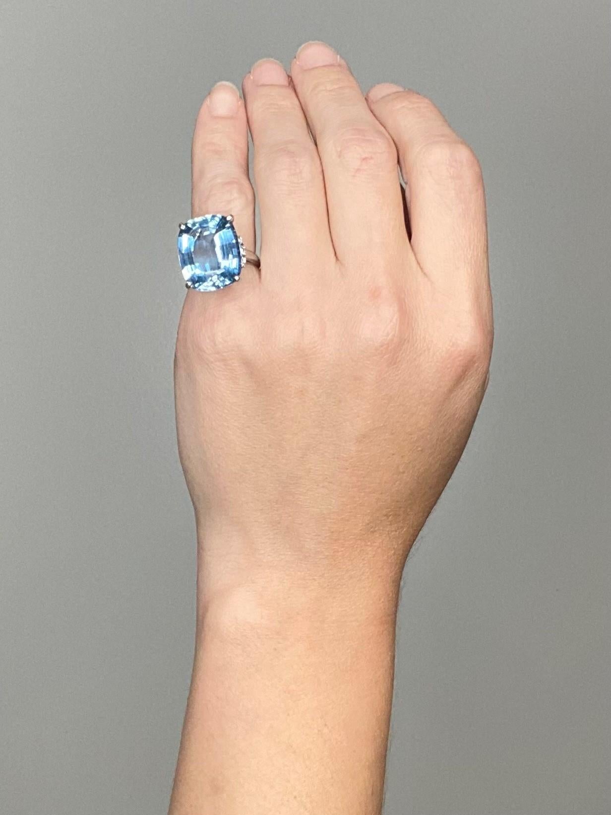 Tiffany & Co. GIA Certified 1960 Cocktail Ring Platinum with 19.17 Ct Aquamarine 1