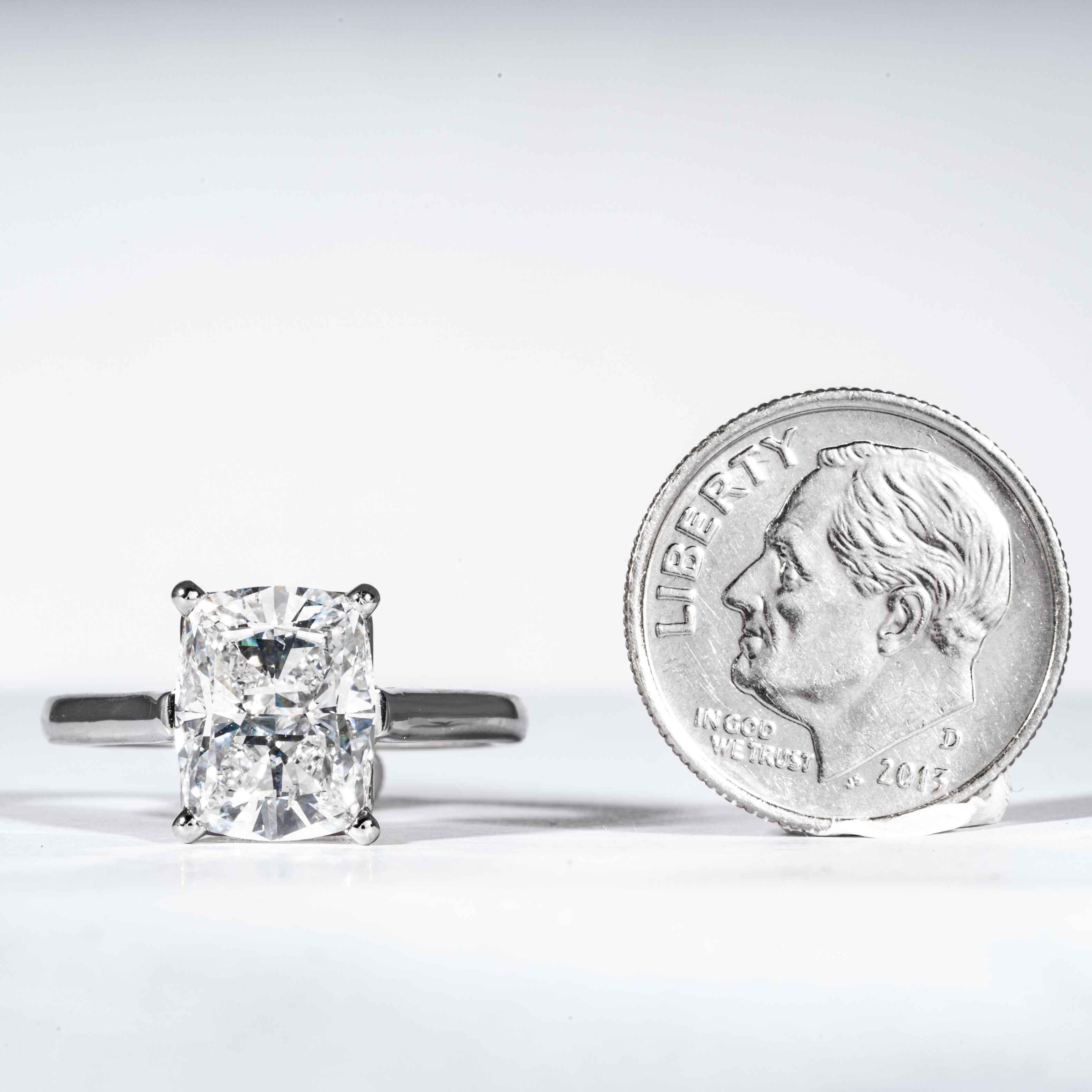 Tiffany & Co. GIA-zertifizierter Solitär-Ring mit 3,05 Karat D SI1 Diamant im Kissenschliff im Angebot 4