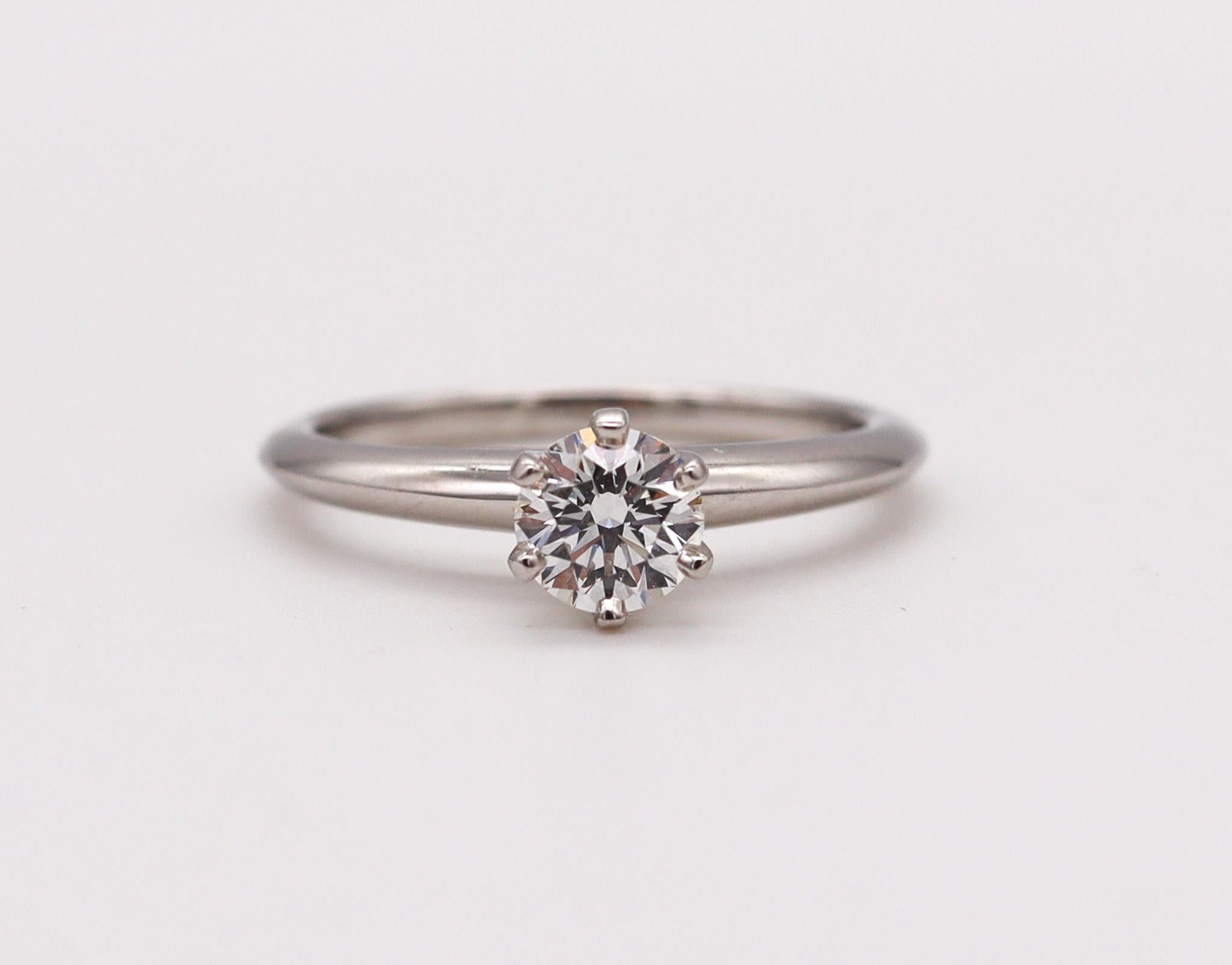 Moderne Tiffany & Co. Bague de fiançailles en platine avec diamants de 0,45 carat certifiés par leGIA en vente