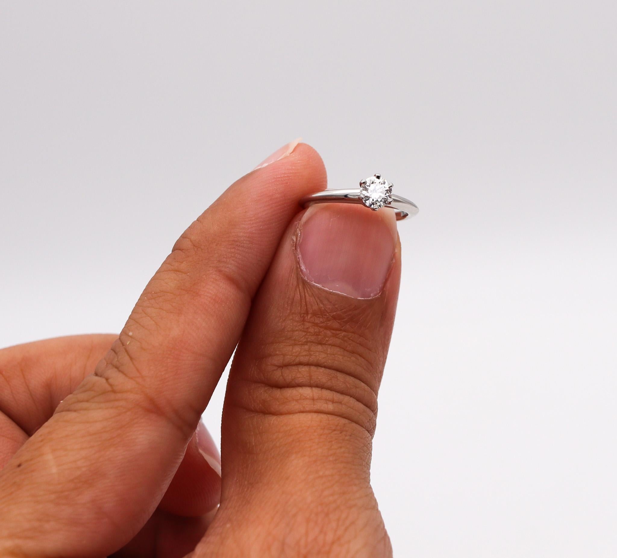 Tiffany & Co. Bague de fiançailles en platine avec diamants de 0,45 carat certifiés par leGIA en vente 2