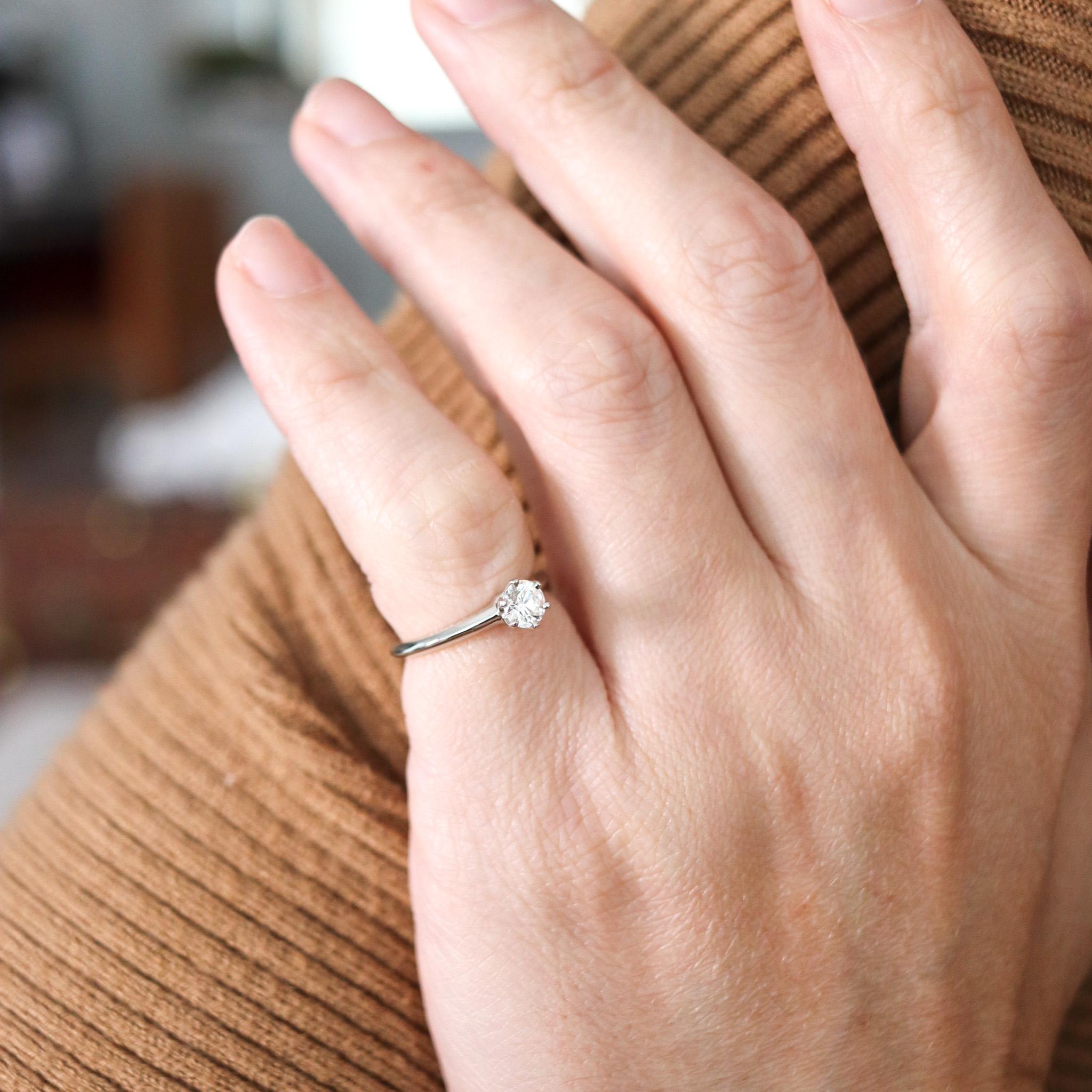 Tiffany & Co. Bague de fiançailles en platine avec diamants de 0,45 carat certifiés par leGIA en vente 3