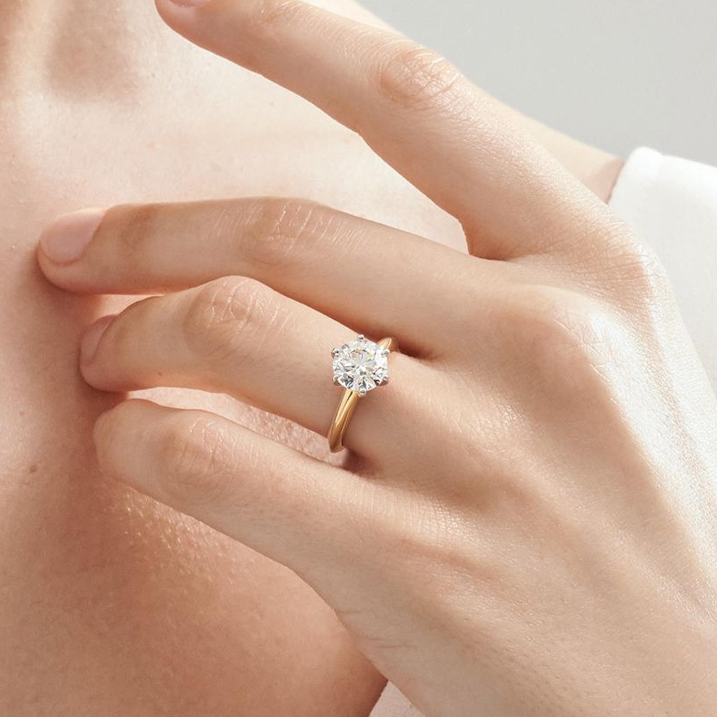 Round Cut Tiffany & Co GIA Natural Round Diamond Engagement Ring VVS2 18k Yellow Gold