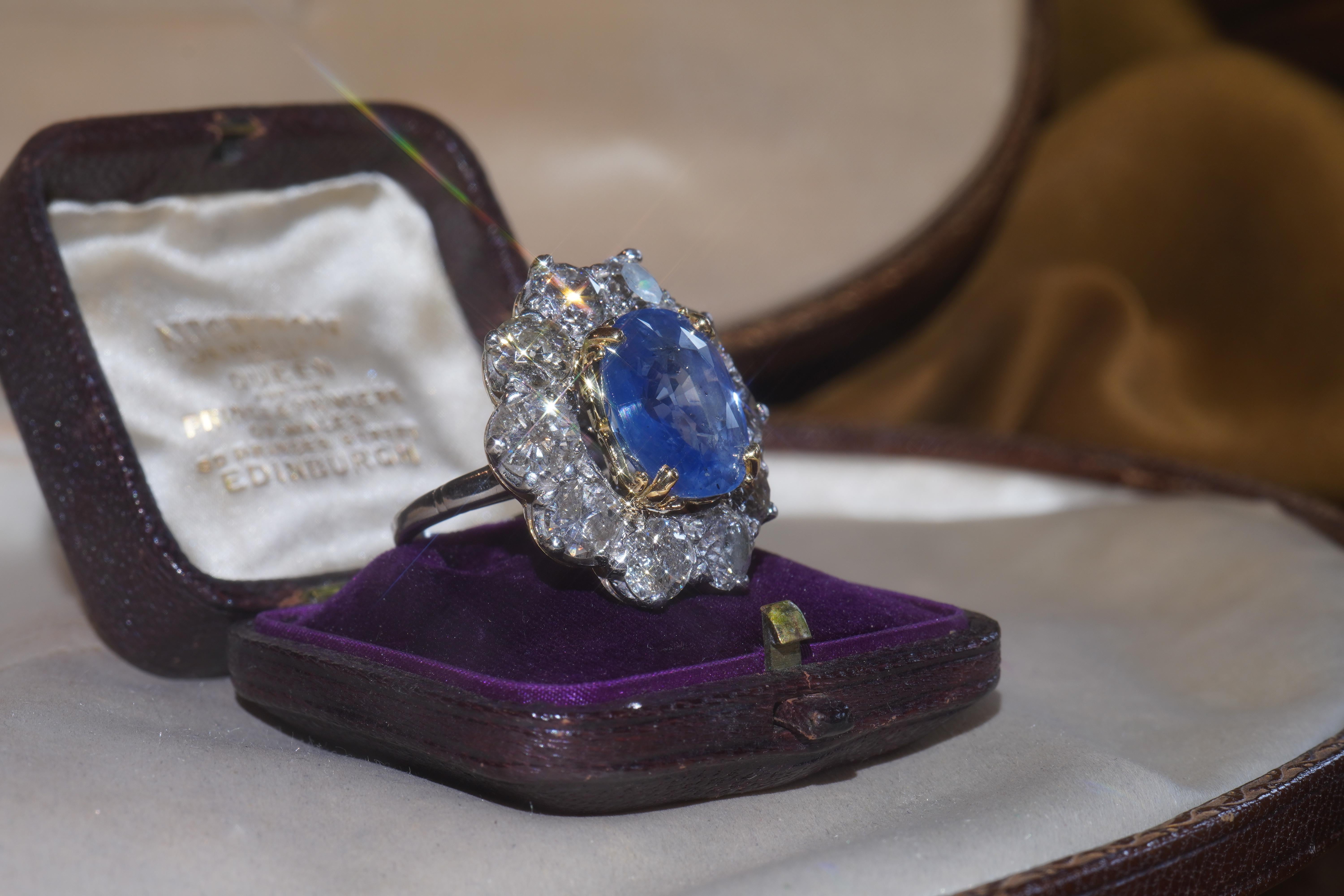 Tiffany & Co. GIA Platinum Blue Sapphire Diamond Ring 18.26 TCW Unheated Ceylon For Sale 3