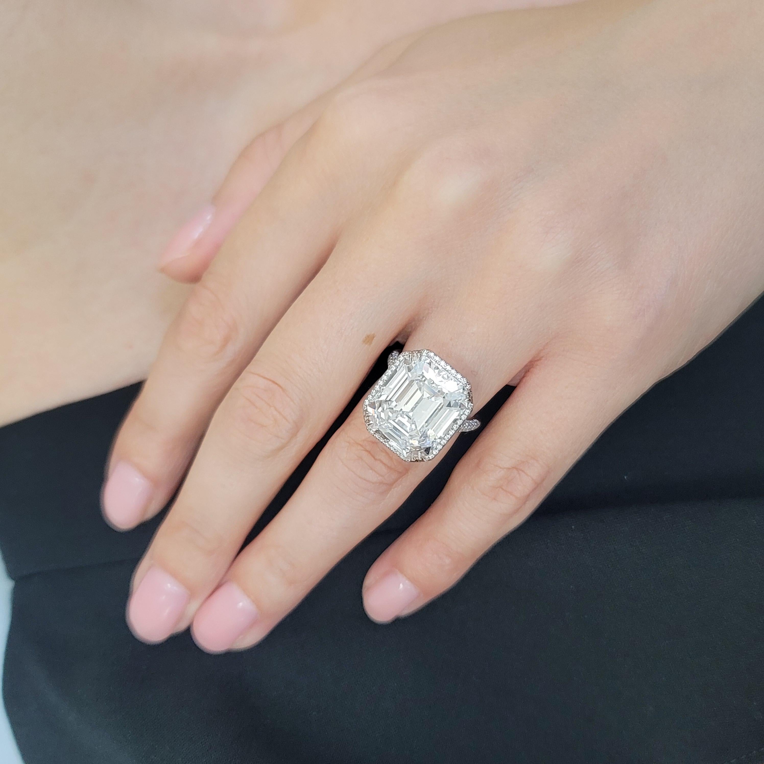 Tiffany & Co. GIA Typ IIA 15,28 Karat D-VS1 Diamantring mit Smaragdschliff im Smaragdschliff im Zustand „Hervorragend“ im Angebot in New York, NY