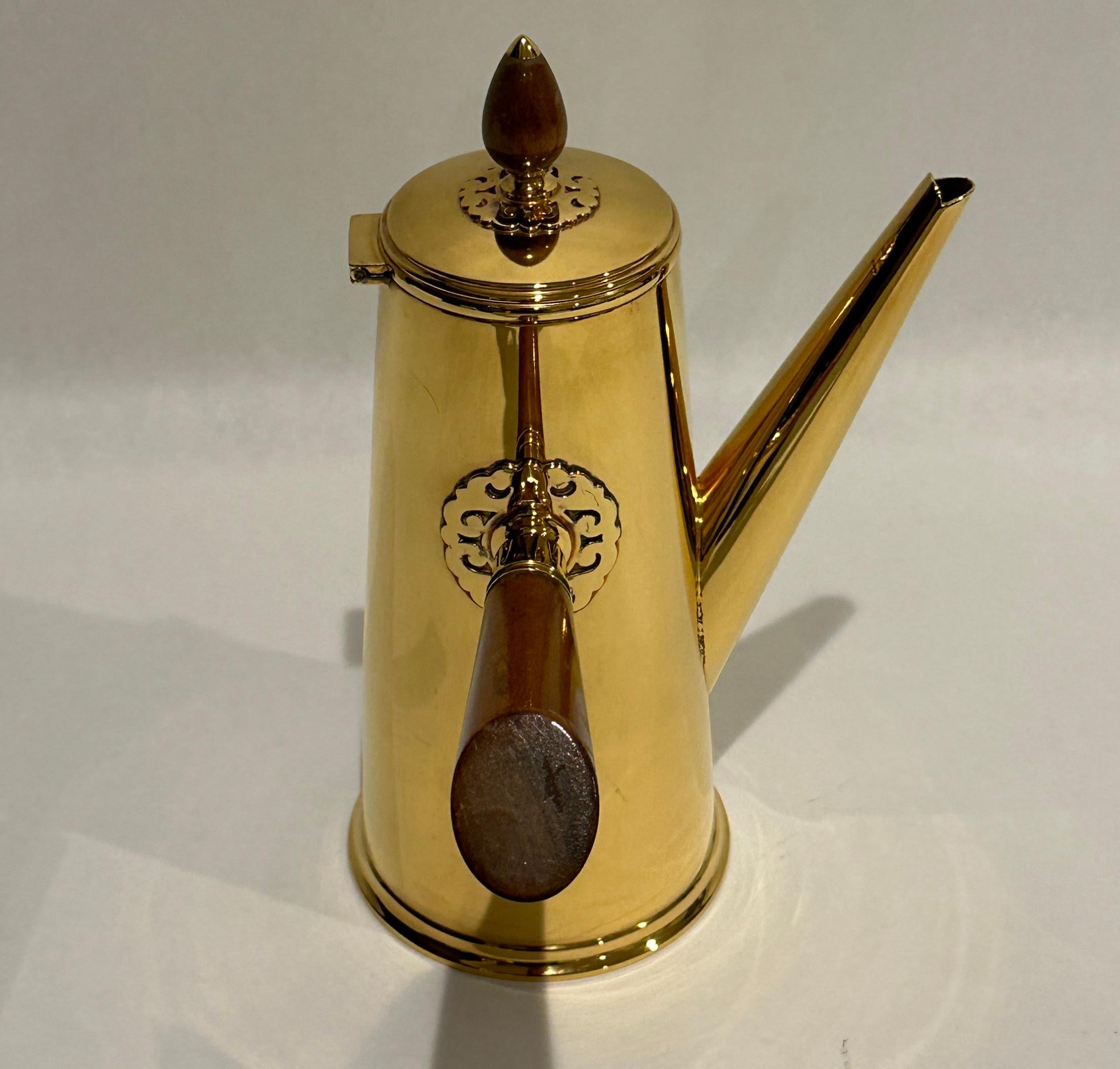 Américain Tiffany & Co. Pot à chocolat en argent sterling doré en vente