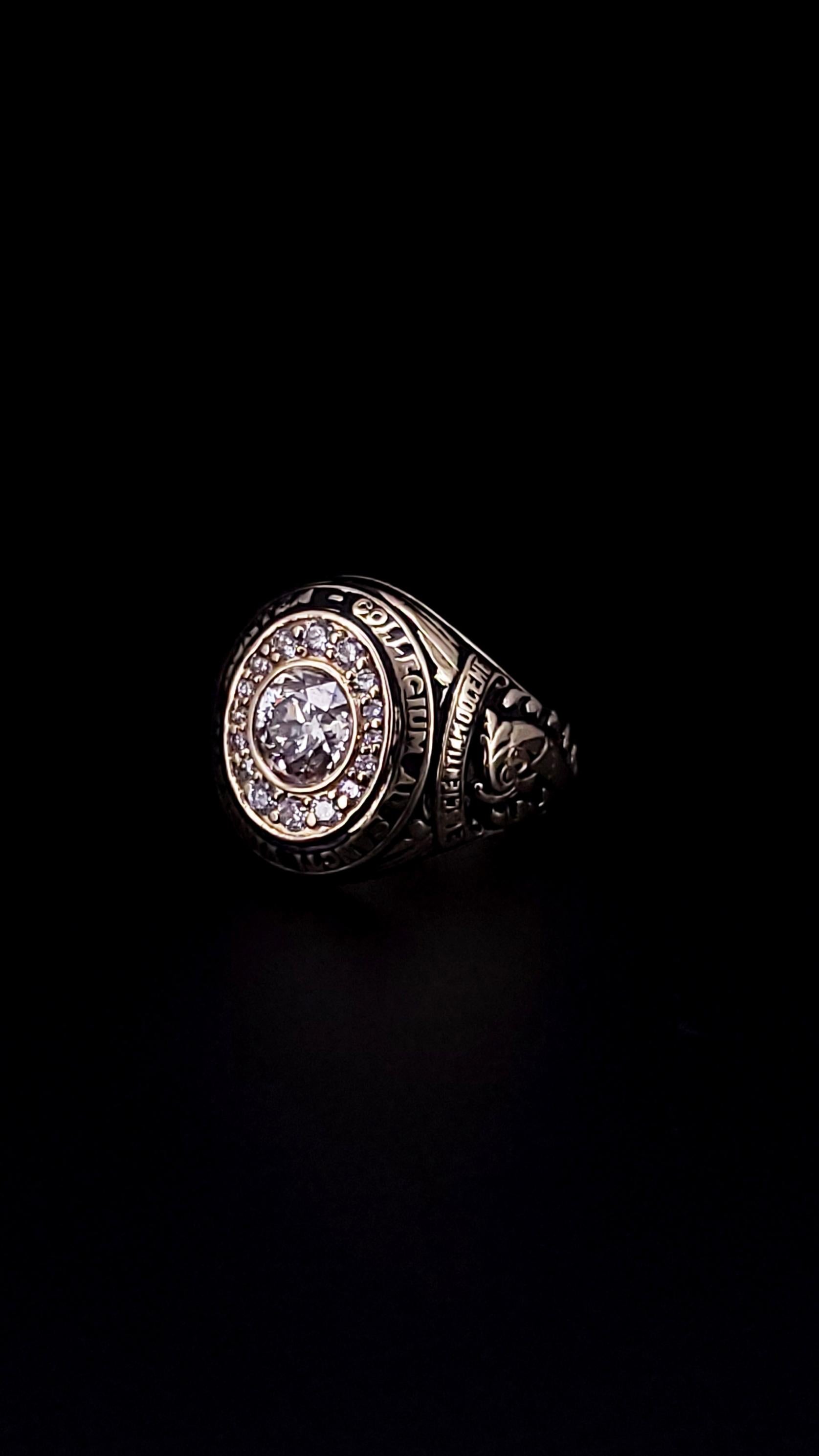 Tiffany & Co. Anello in oro con onice nera e diamanti In condizioni ottime in vendita a New York, NY
