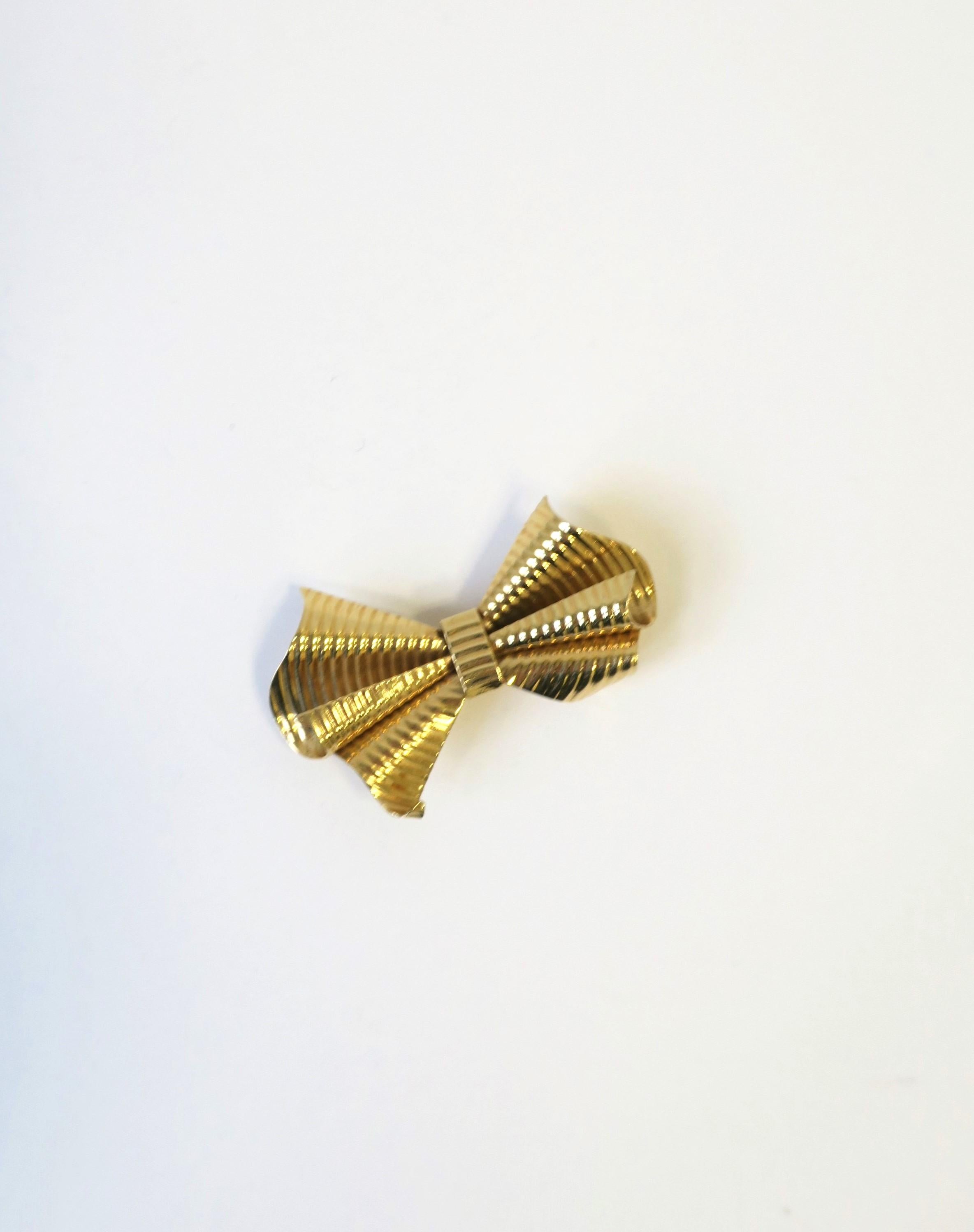 Women's or Men's Tiffany & Co. Gold Bow Brooch For Sale
