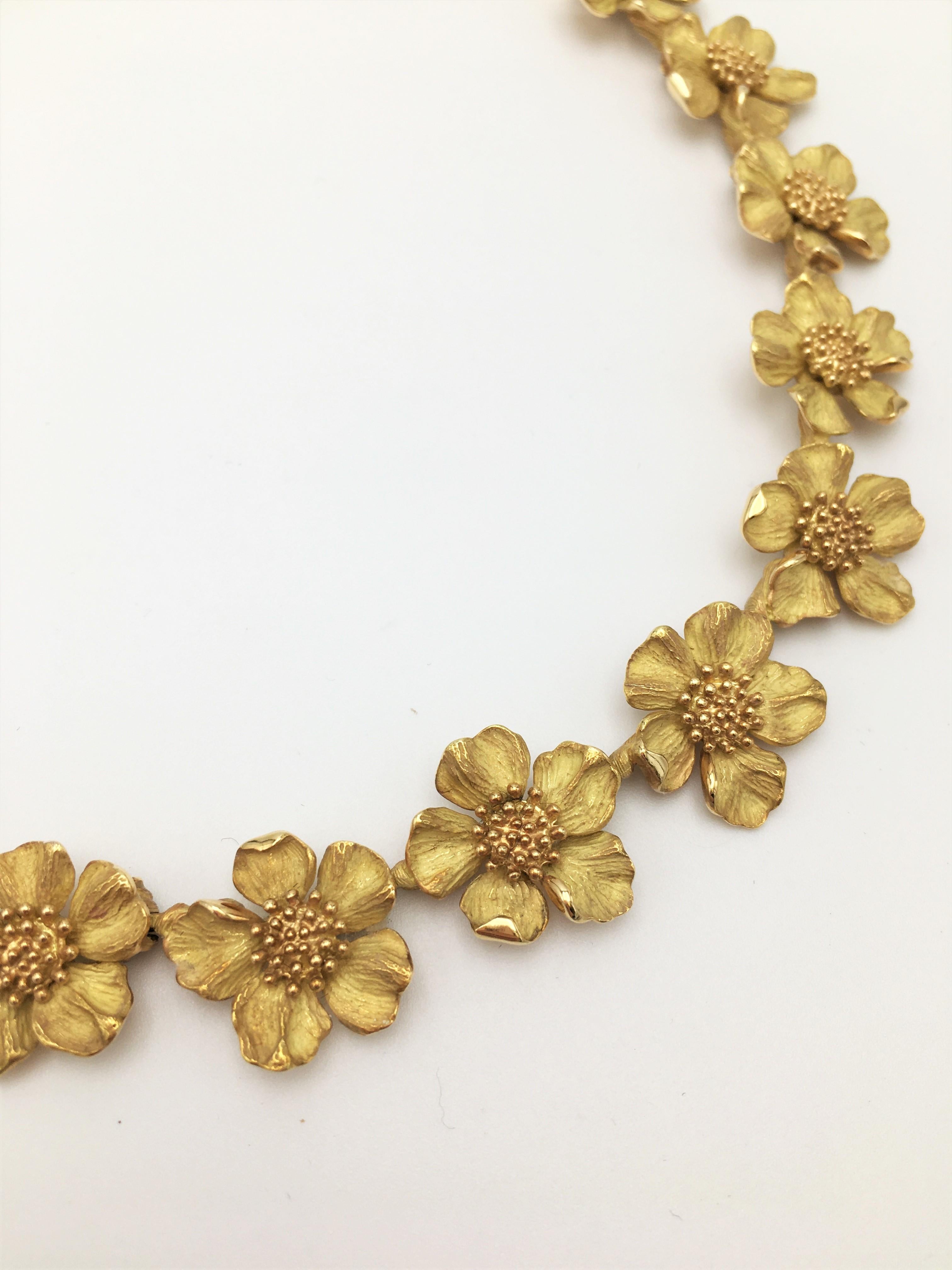 Tiffany & Co. Gold Dogwood Flower Necklace In Excellent Condition In New York, NY