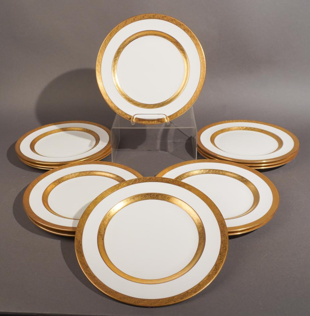 An exceptional set of 12 porcelain and gilt encrusted dinner plates in white body in good vintage condition by Tiffany and Co.
Measure 10.25 inches in diameter and .75 inch in height.