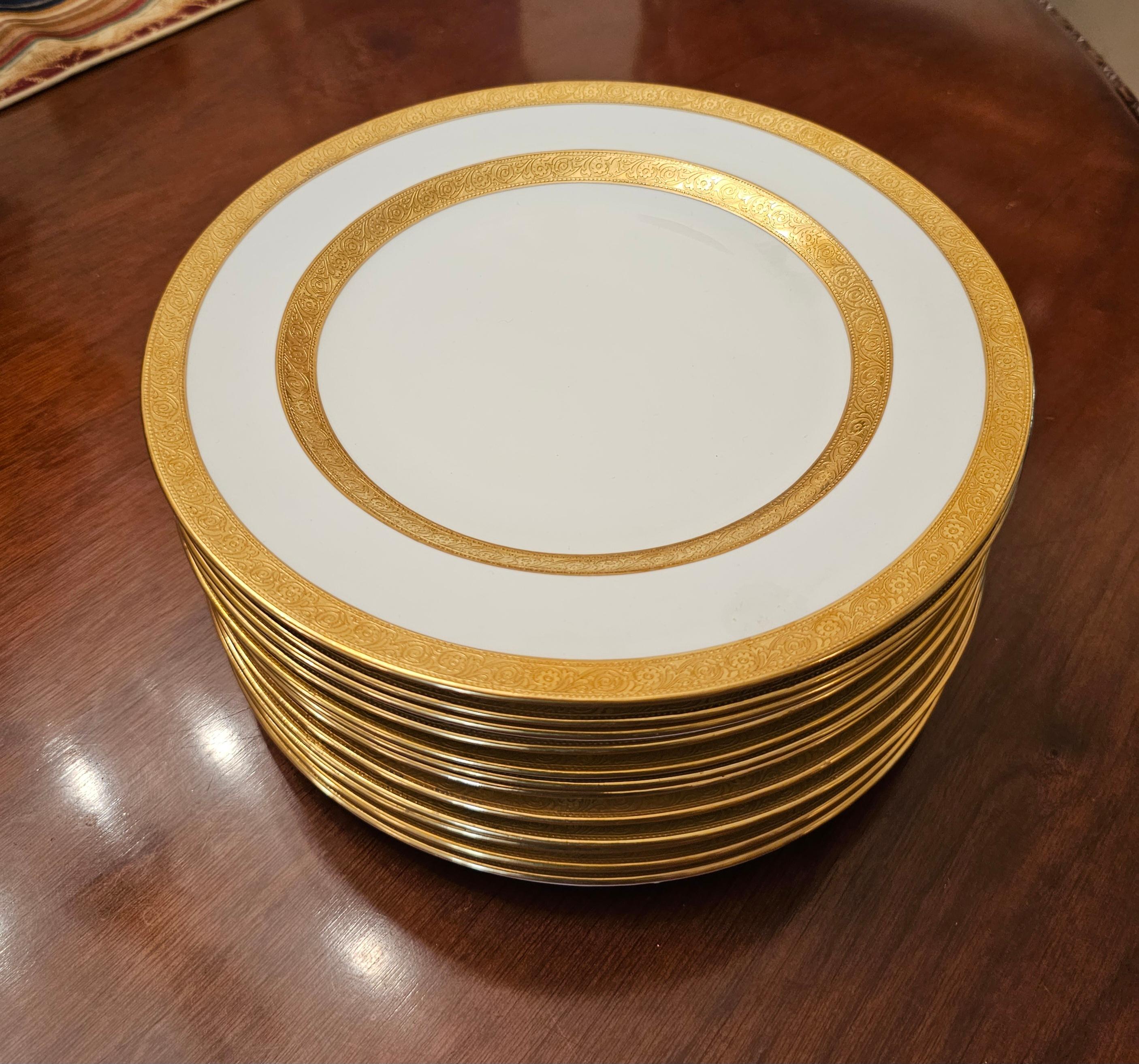 Set of 12 Tiffany & Co. Gold Encrusted Porcelain Dinner Plates For Sale 2