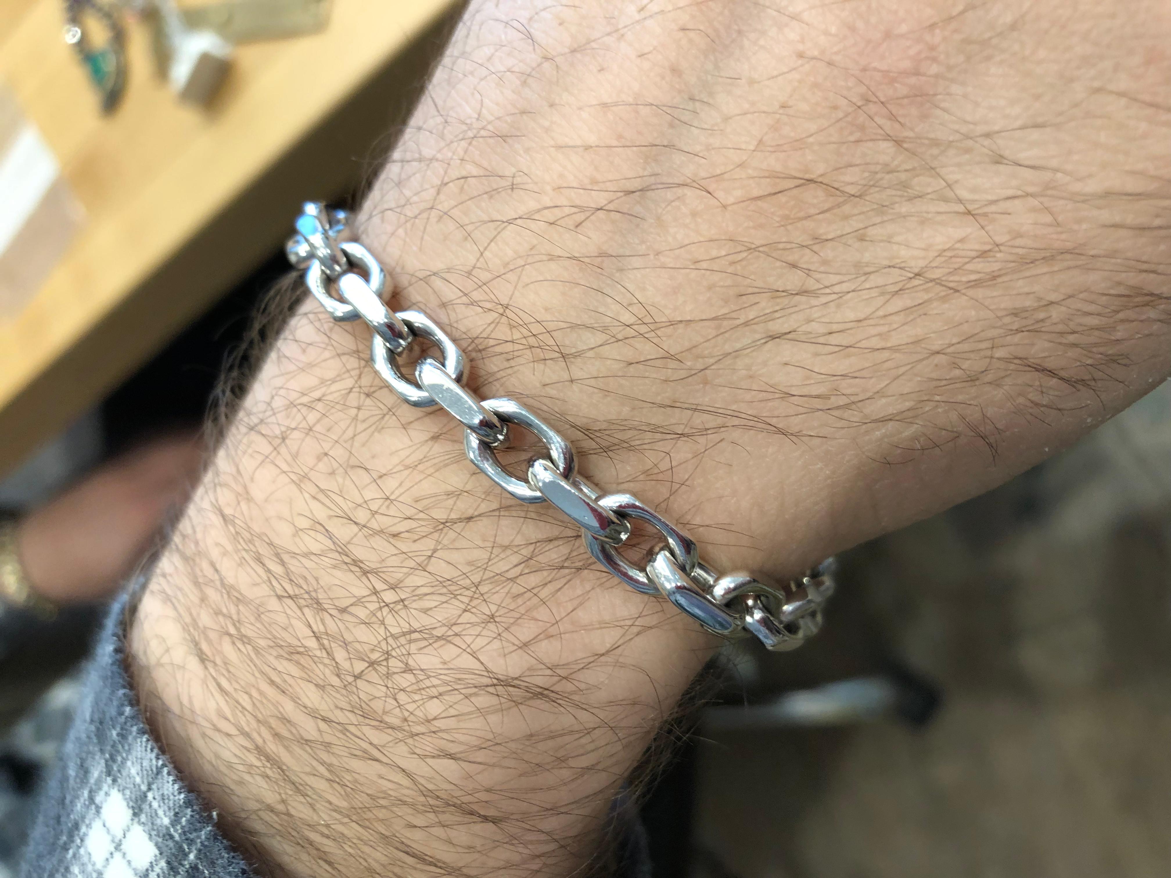 A Tiffany & Co. original, this 18K white gold link bracelet will stand up to the test of time and keep your wrist company for years to come. A great gift that can be worn everyday. 

Length: 9 ¼ inches
