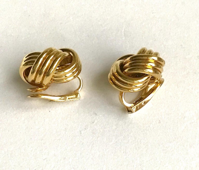 Tiffany and Co. Gold Love Knot Clip Earrings For Sale at 1stdibs