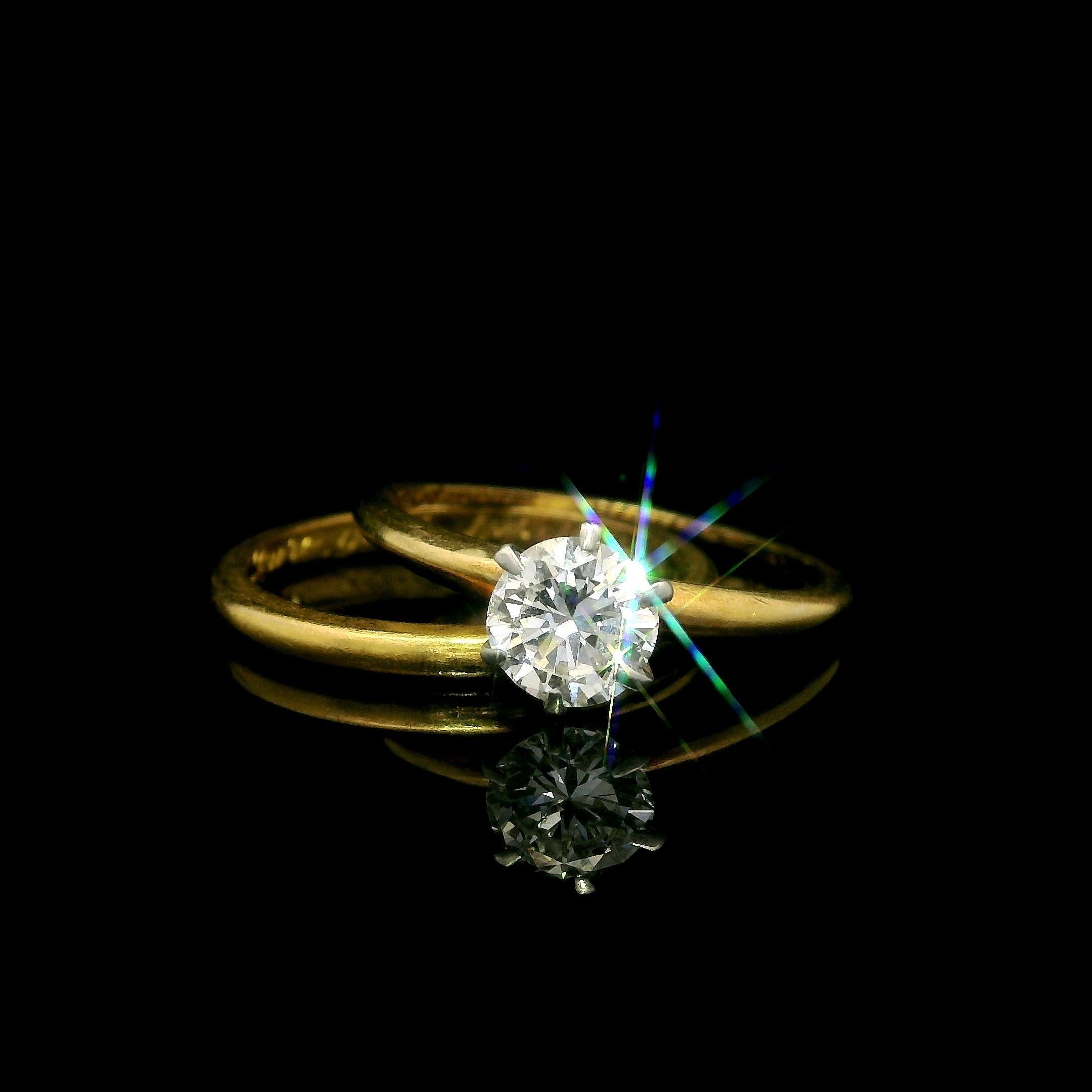 Tiffany & Co. Anello di fidanzamento solitario in oro e platino con diamante da 0,53 ct. in vendita 8