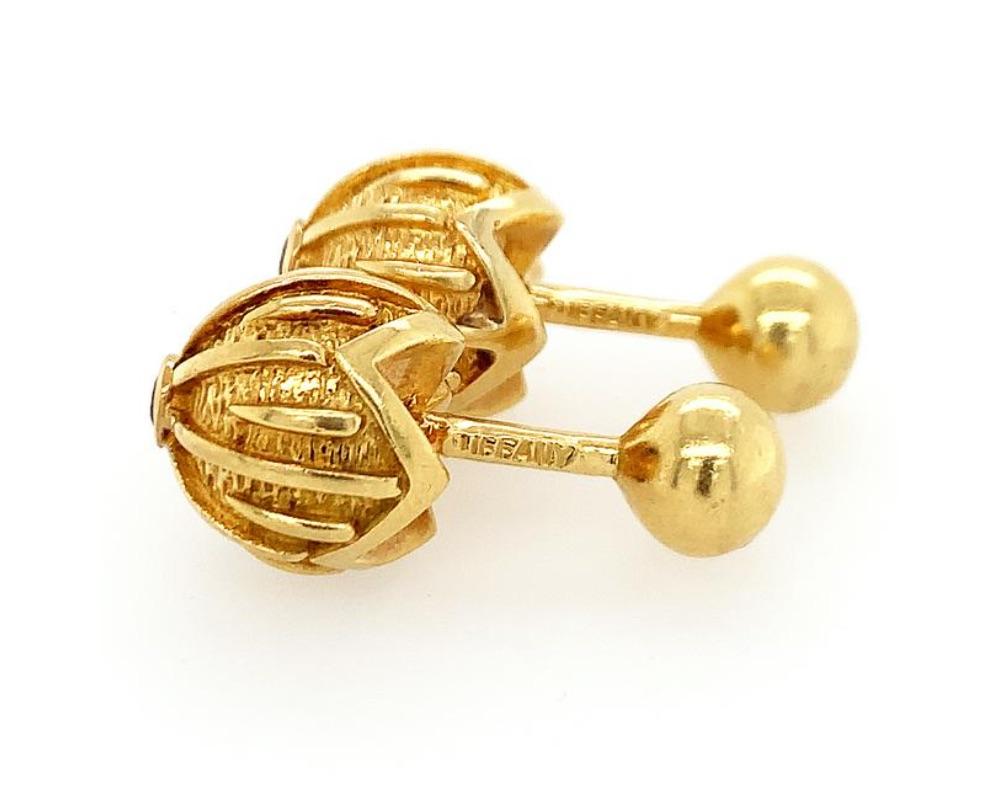Taille ronde Tiffany & Co. Boutons de manchette en or et rubis en vente