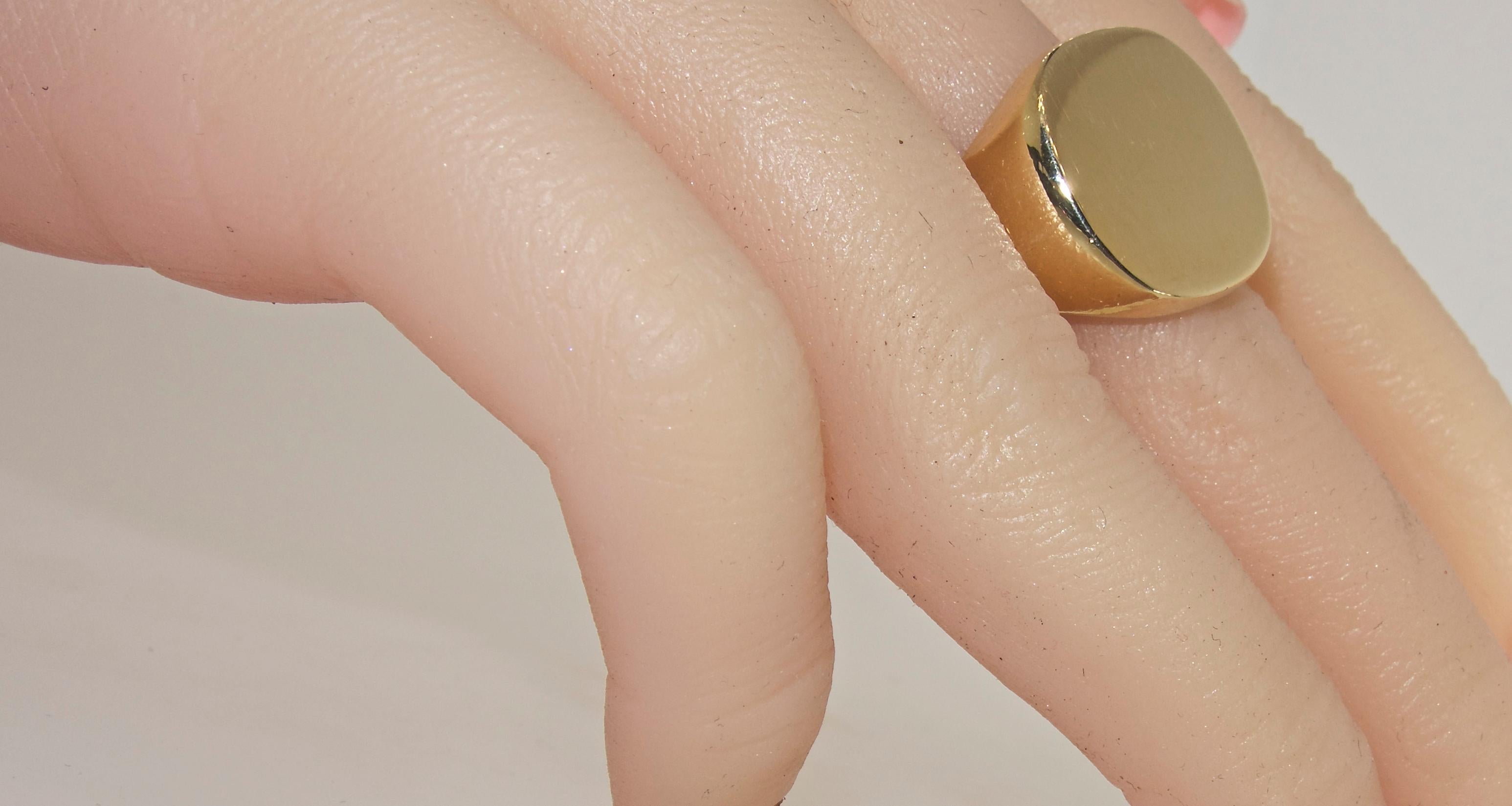 Tiffany & Co. Gold Signet Ring In Excellent Condition In Aspen, CO