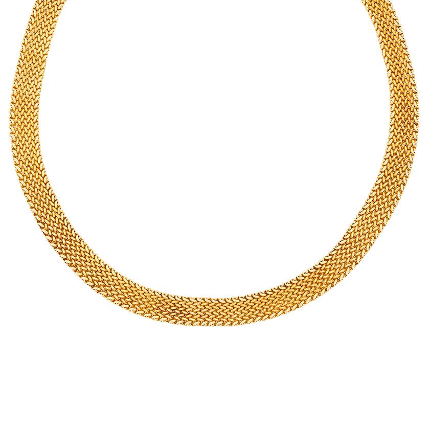 This beautiful set from Tiffany & Co is all made in 18 carat yellow gold and is from the Somerset collection. It is linked gold which flows and sits beautifully upon the wearer. The necklace weighs 65.5 grams and measures 41cm in length. It has the