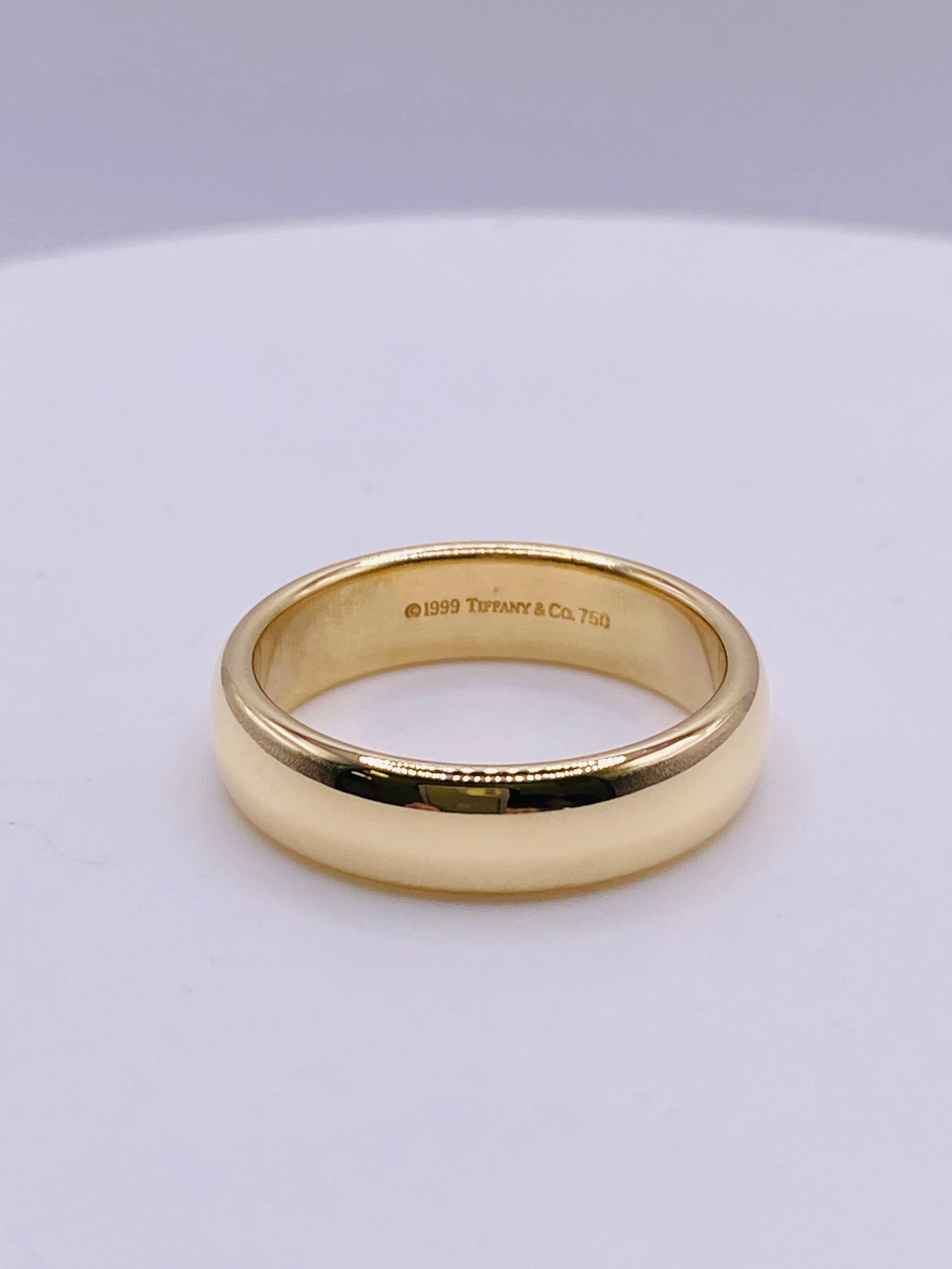 Tiffany & Co @1999 18k yellow gold 6mm wedding band. Size 11.5