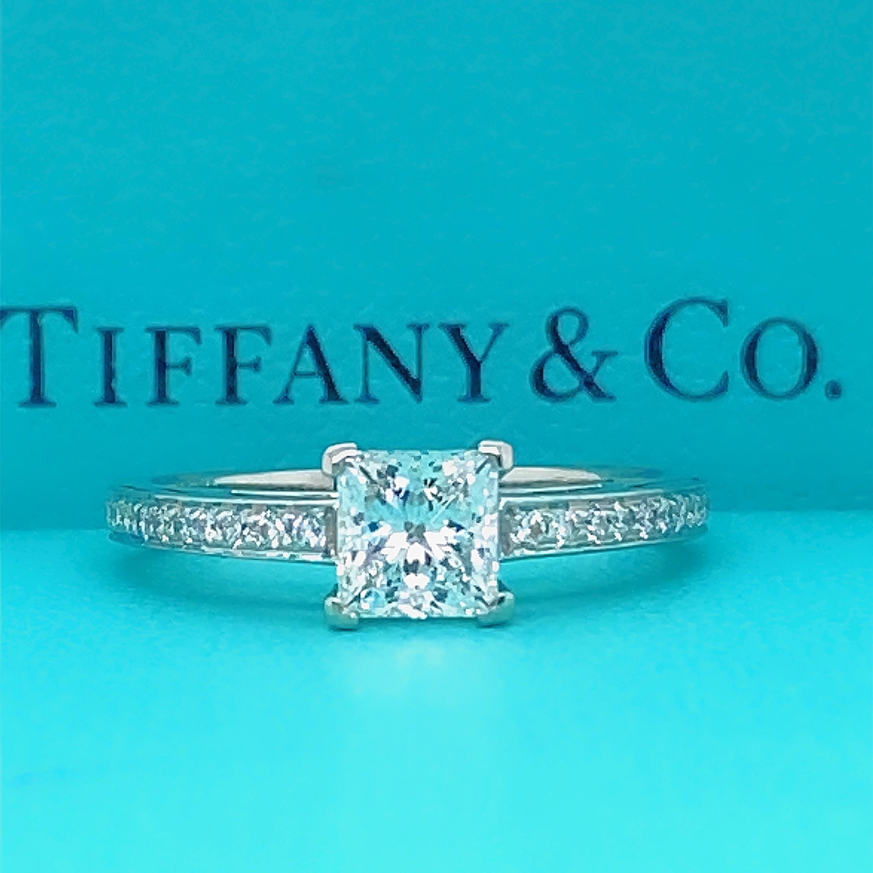 Diamant-Zertifikat von Tiffany & Co Grace Princess 0,89 Tcw Verlobungsring im Zustand „Hervorragend“ in San Diego, CA