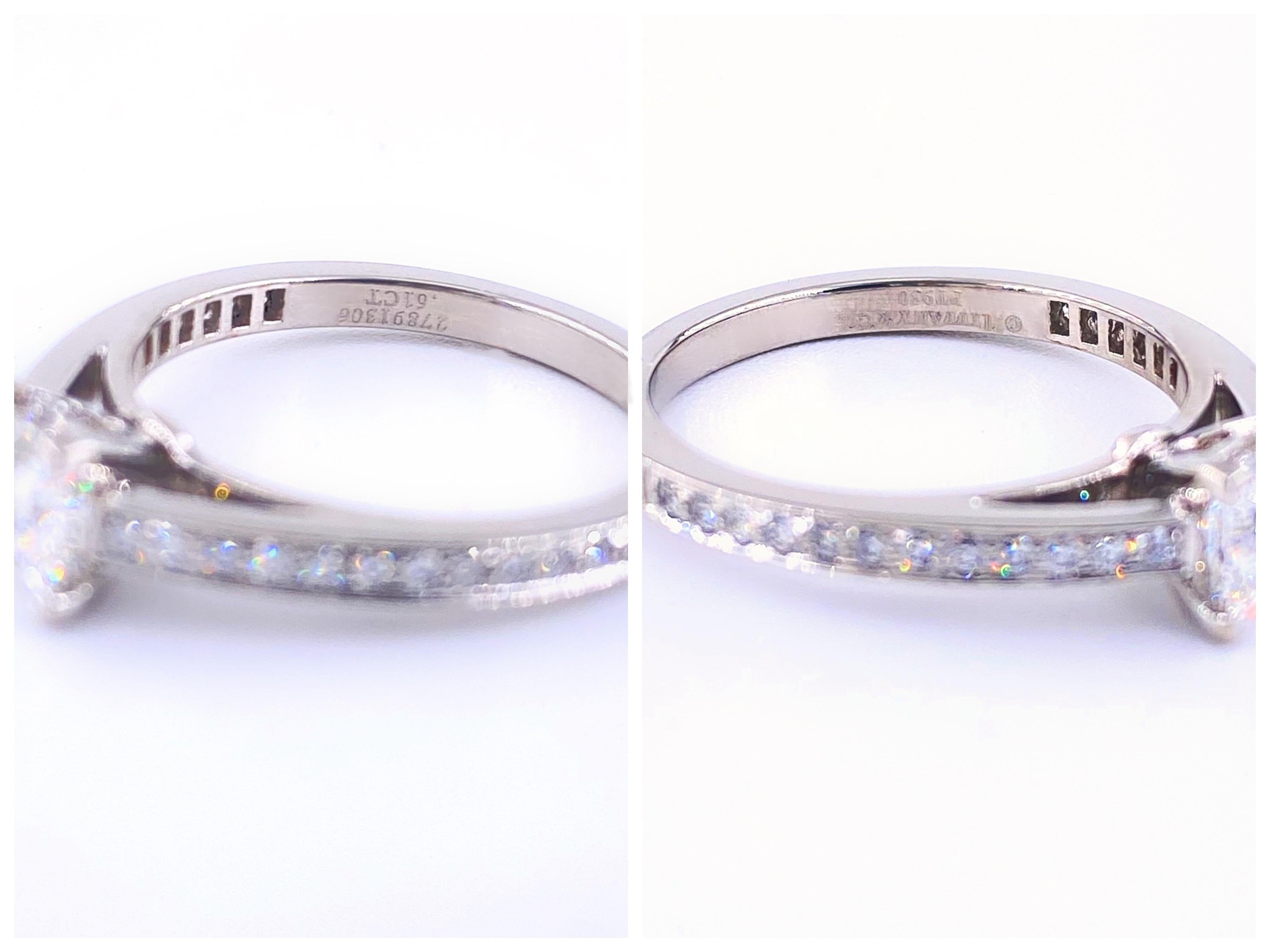 Tiffany & Co. Bague de fiançailles princesse Grace en platine avec diamant 0,76 carat poids total E VVS1 en vente 6