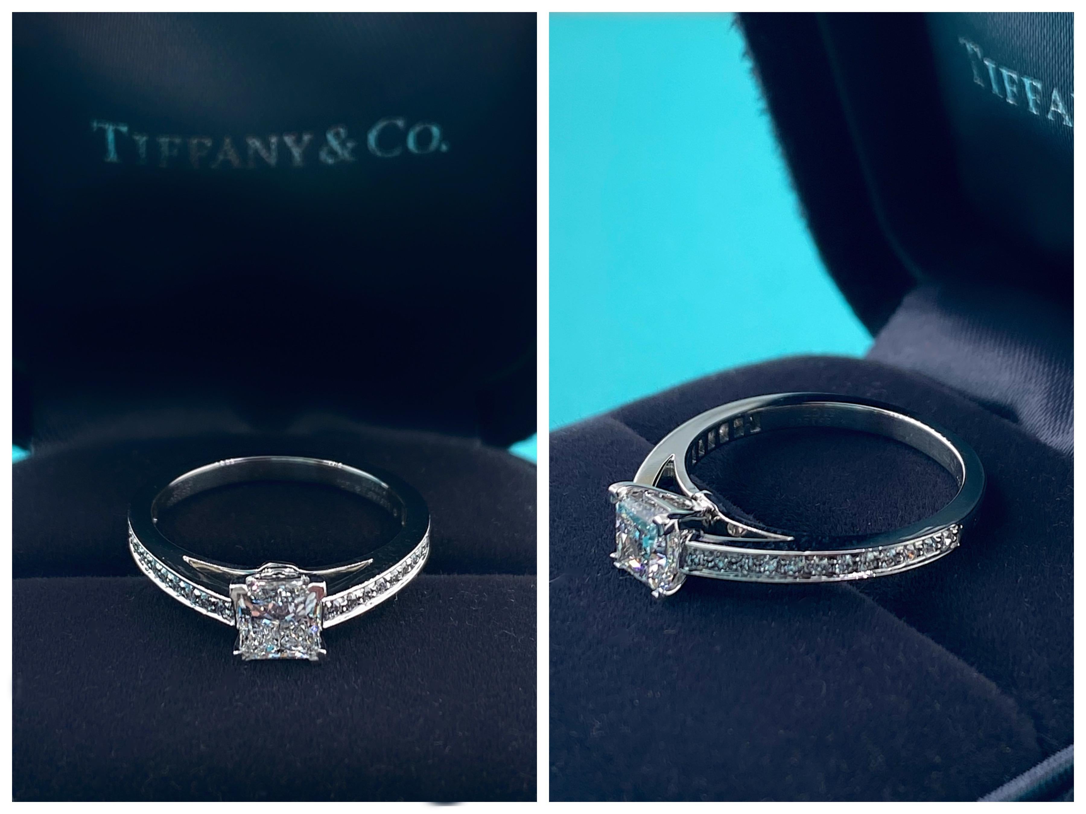 Tiffany & Co. Bague de fiançailles princesse Grace en platine avec diamant 0,76 carat poids total E VVS1 en vente 4