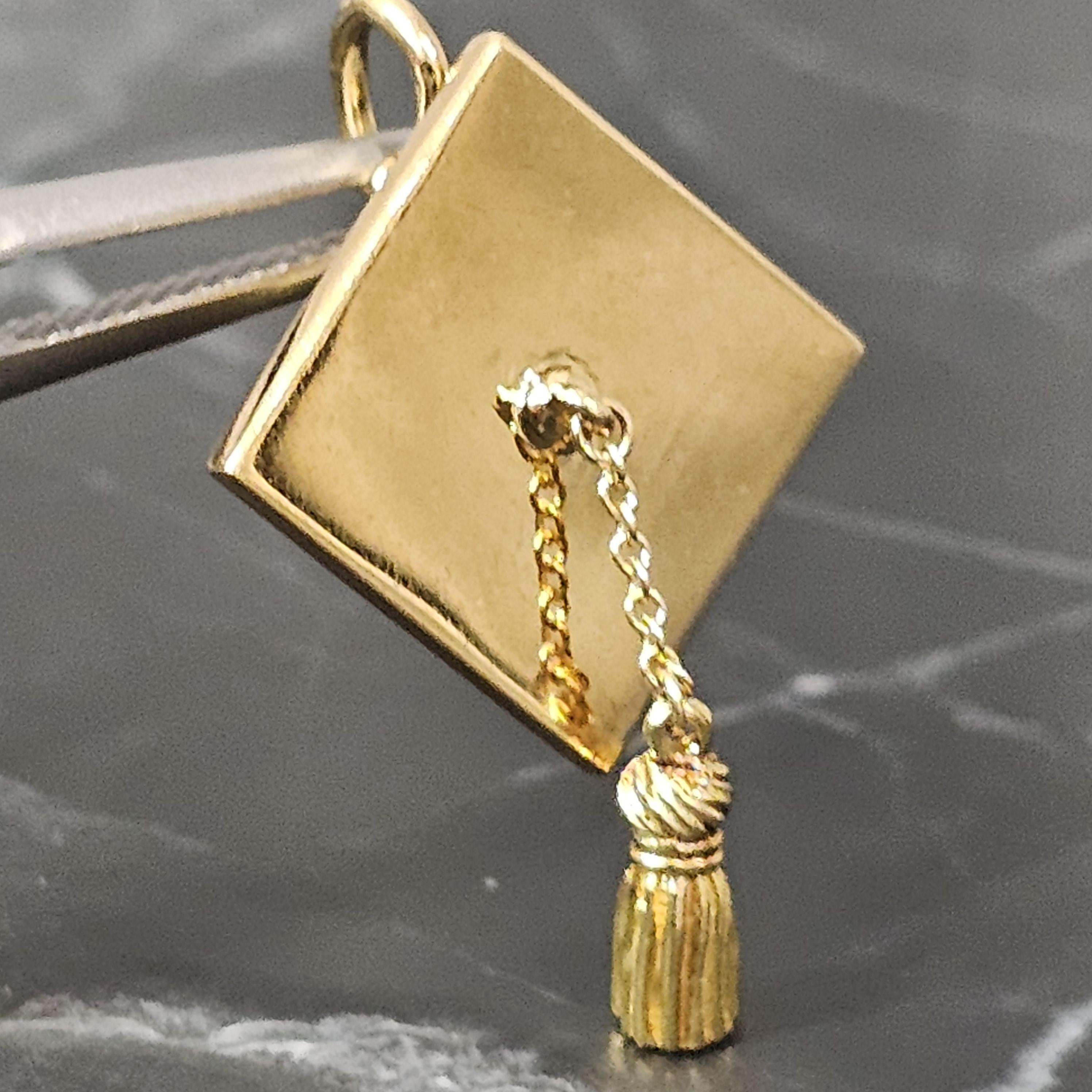 Donna Tiffany & Co. Ciondolo Charm CAP Laurea Cappello Tassel Dangles Oro giallo 18k