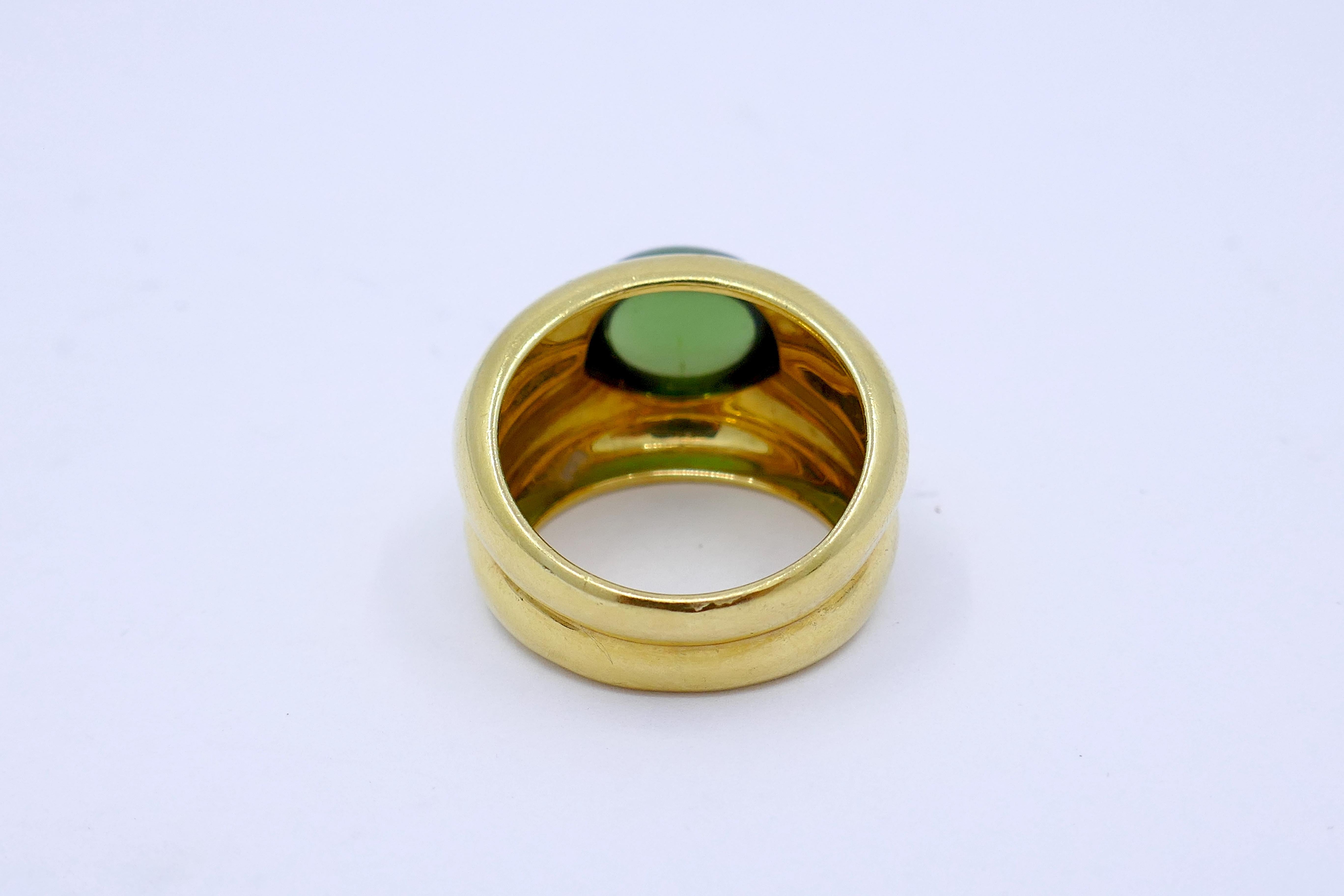 Tiffany & Co. Green Peridote 18k Gold Ladies Ring In Good Condition In Beverly Hills, CA