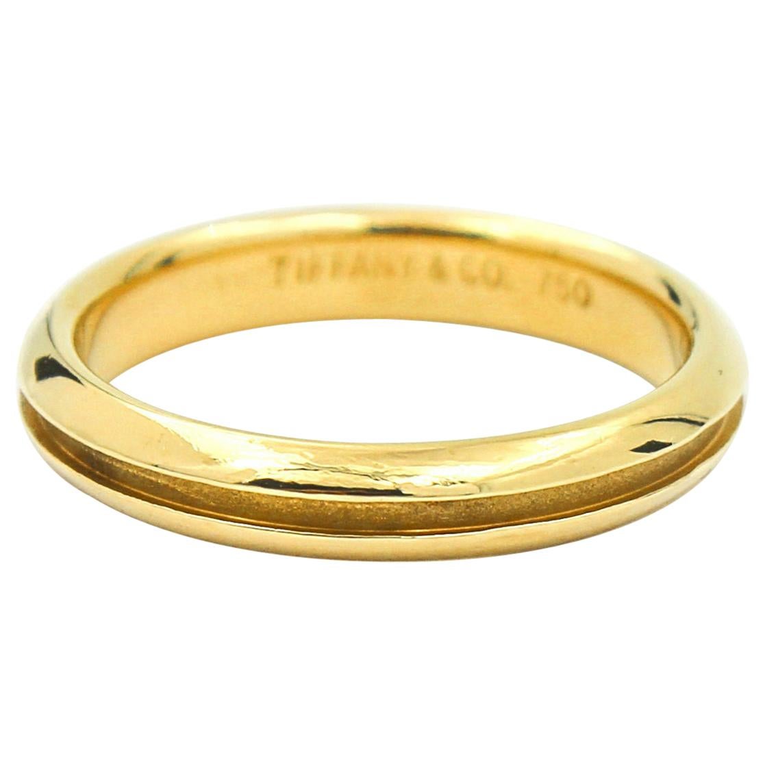 Tiffany & Co. Groove Wedding Band in 18 Karat Yellow Gold Ring For Sale