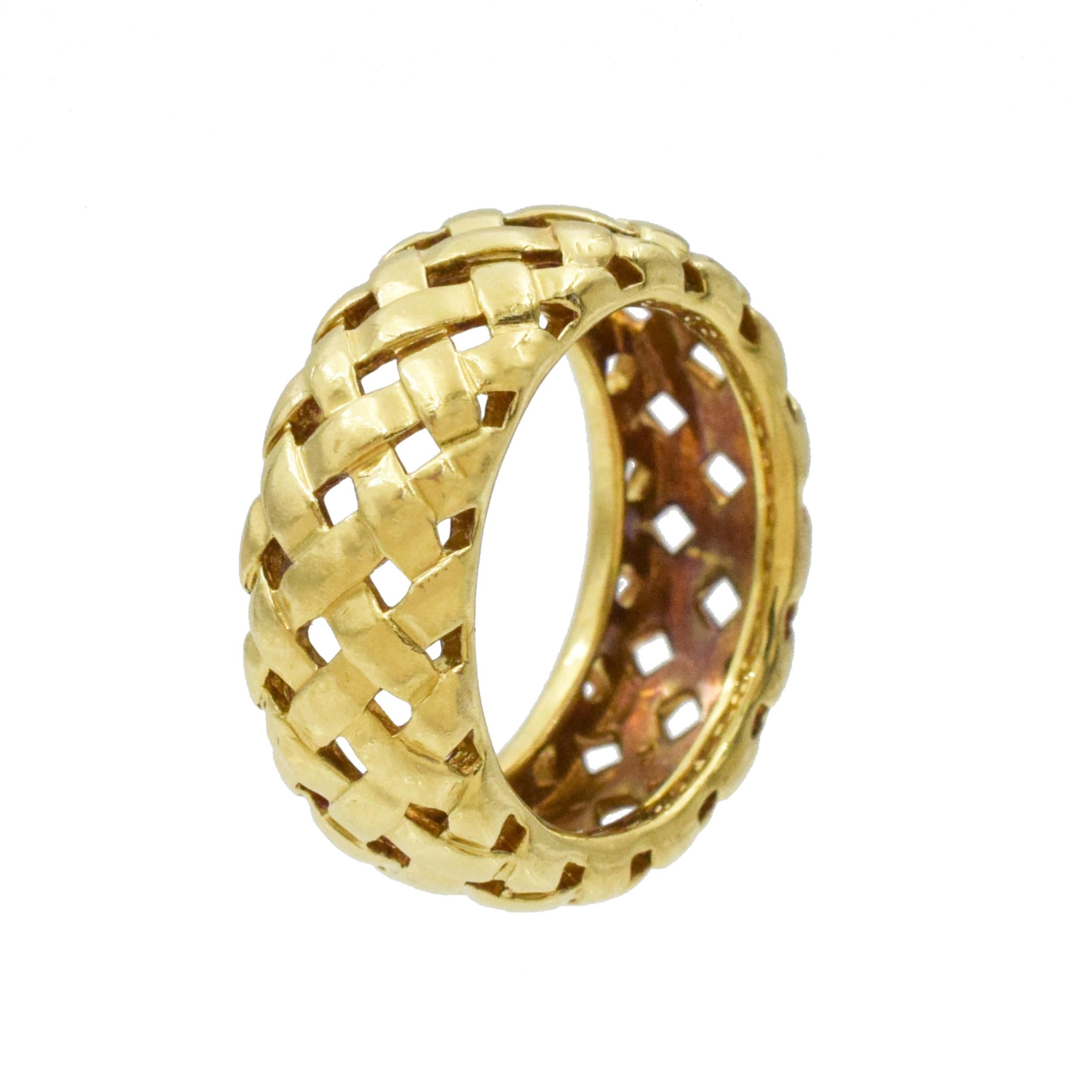 Tiffany & Co. Ensemble de bracelets, bagues et boucles d'oreilles en or 'Vannerie en vente 7