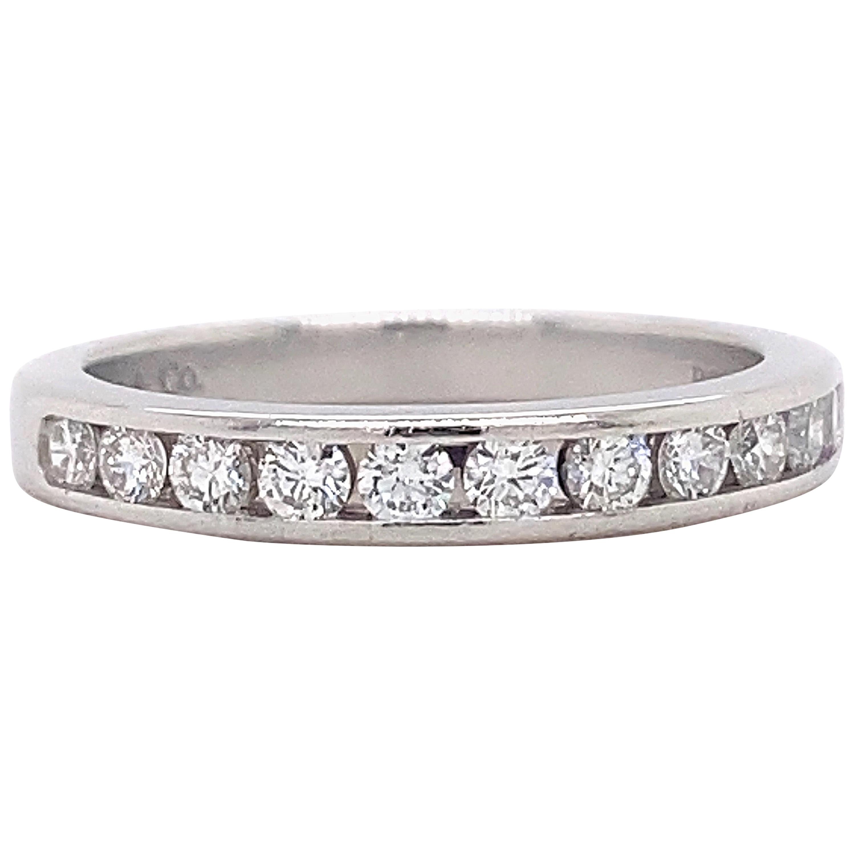 Tiffany & Co Anillo de boda con medio círculo de diamantes redondos de 0,33 quilates Platino