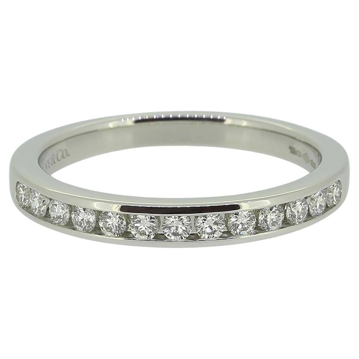 Tiffany 
Co. Anello con diamante mezza eternità in vendita