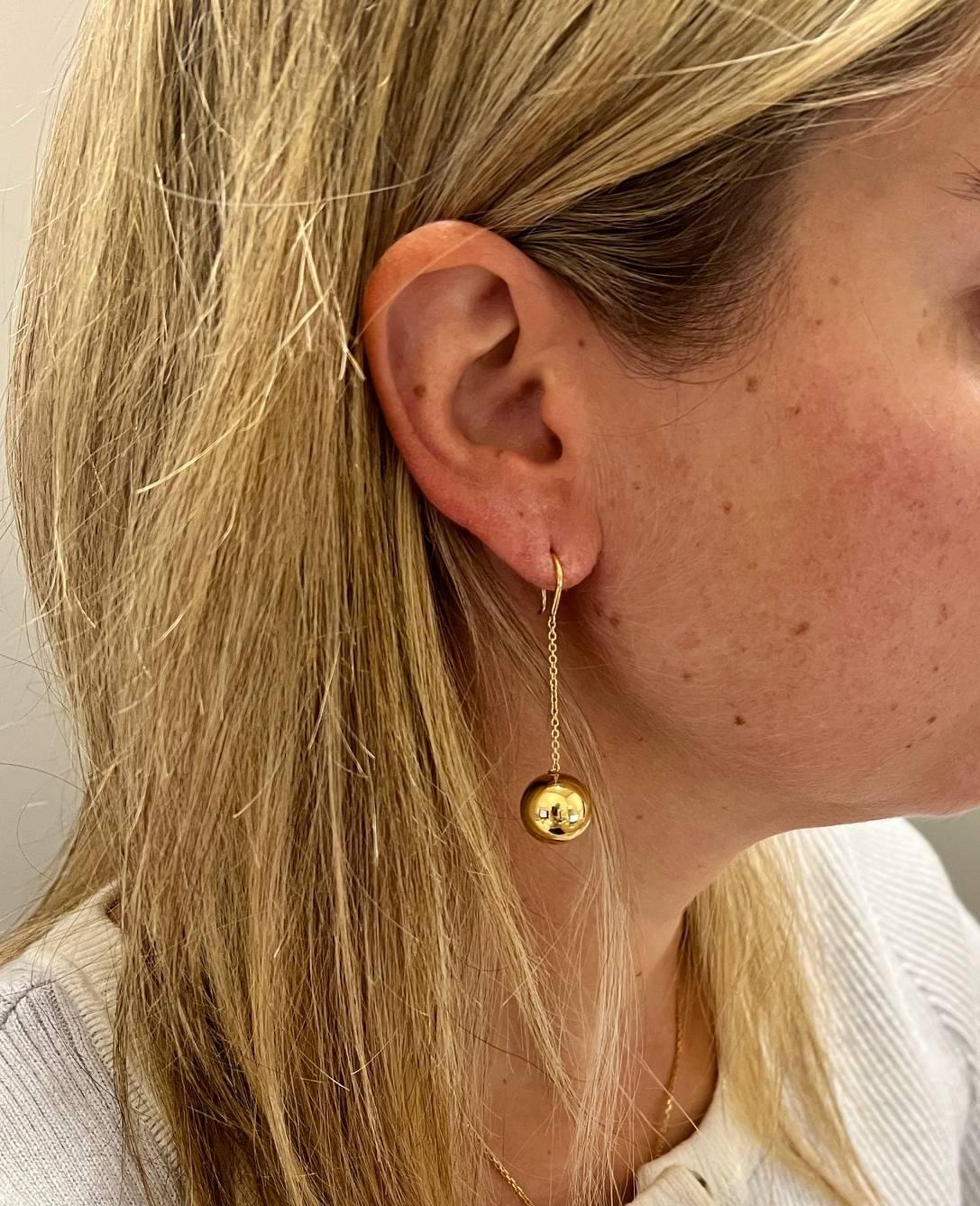Tiffany & Co. HardWare Ball Hook Drop Earrings 18K Yellow Gold 14mm In Excellent Condition In  Baltimore, MD